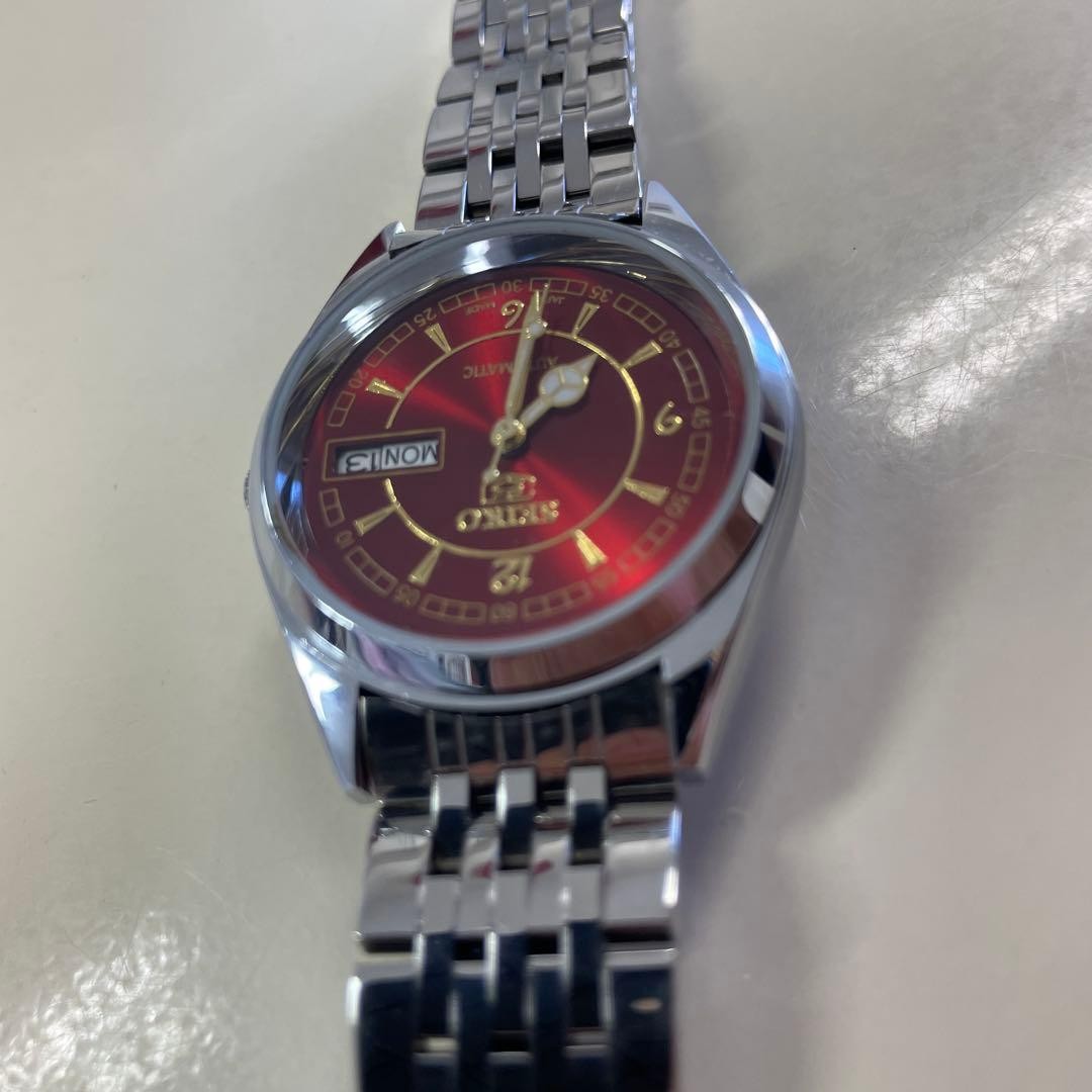 Seiko 5 Automatic Red Dial Day-Date Watch 36.6mm Wrist 20cm 1971