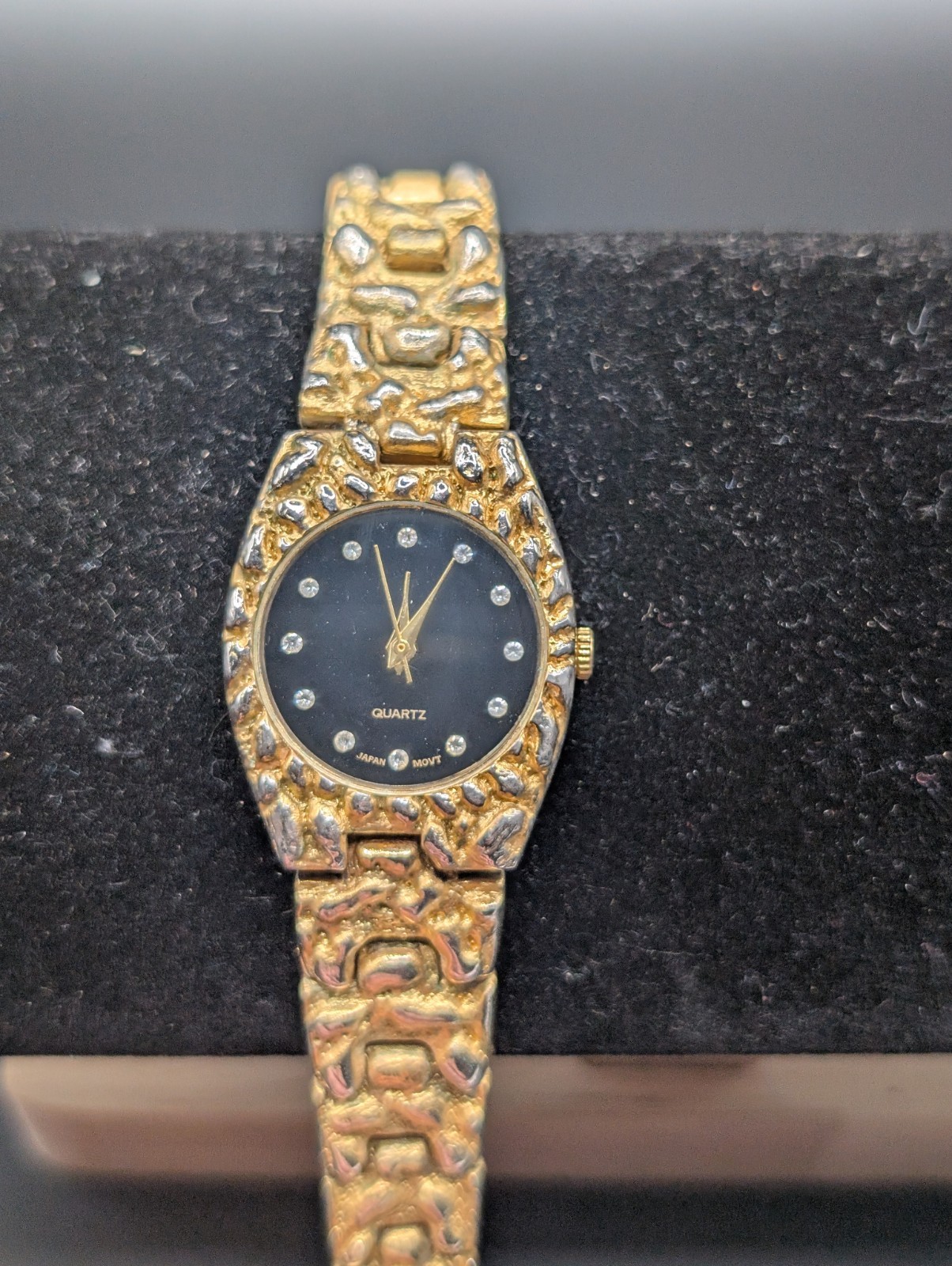 VTG Life Long Womens Watch Gold Tone Nugget Style Black Dial New Battery