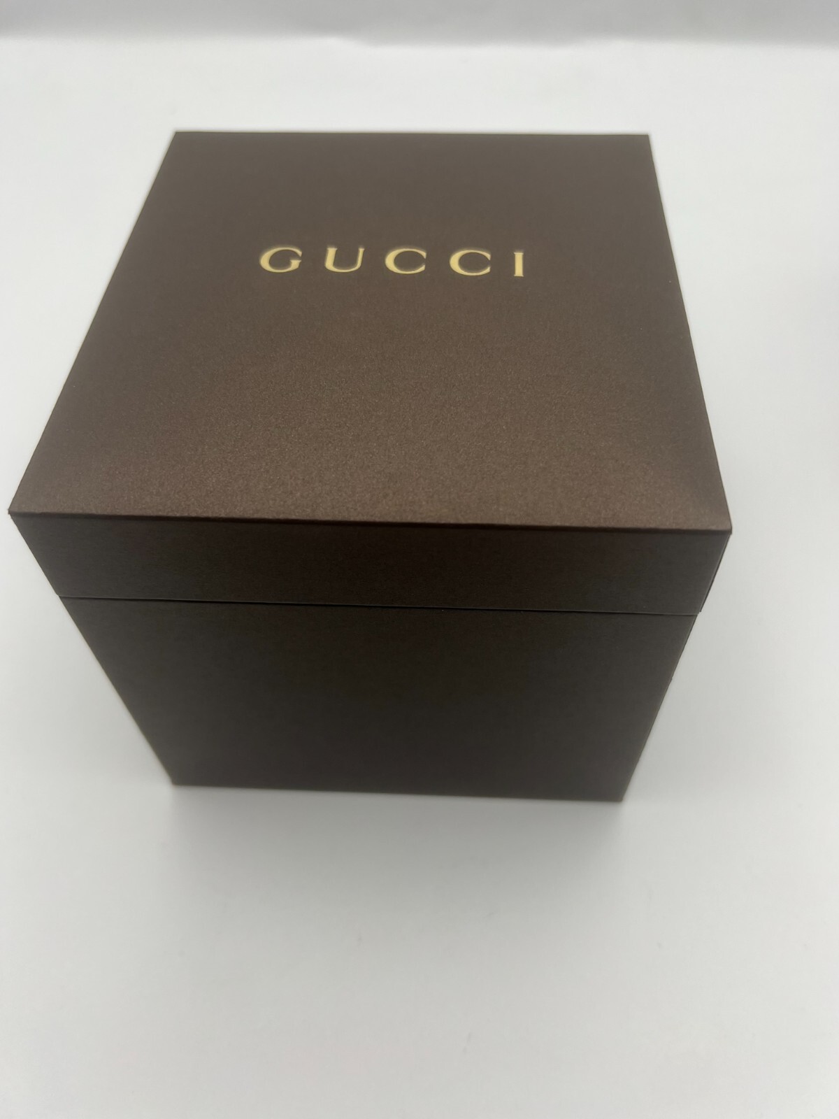 Original Box | Never Worn – Gucci G-Timeless 126.4 Swiss Made