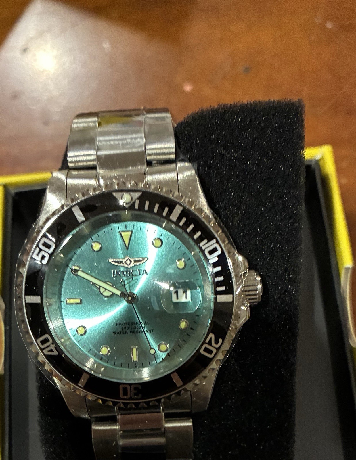 Invicta Pro Diver Aurenova Men’s Quartz Watch 40mm Blue/Green 100m