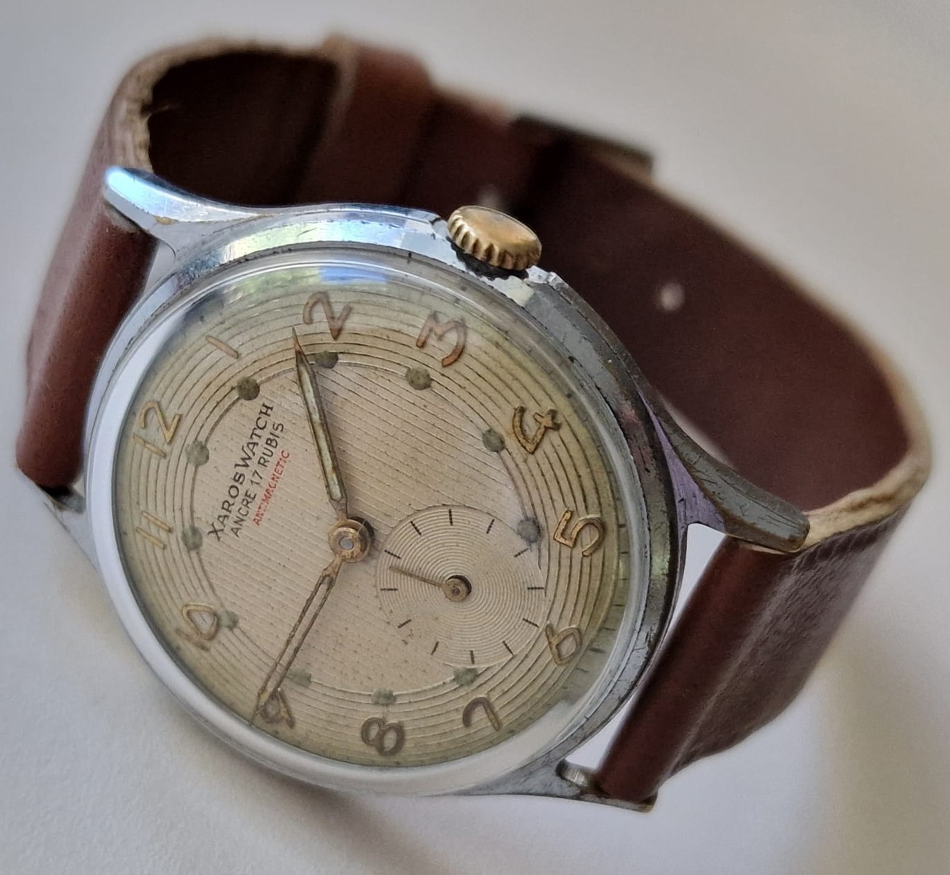 Vintage XAROS WATCH Swiss made mechanical men’s wristwatch from the early 1950s.