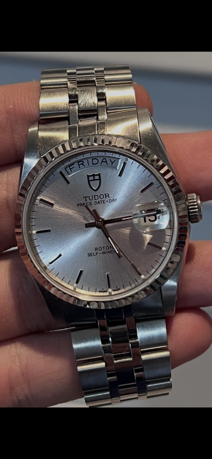 COMMISSION: mrm4-76, Mint Green Tudor Date Day 36