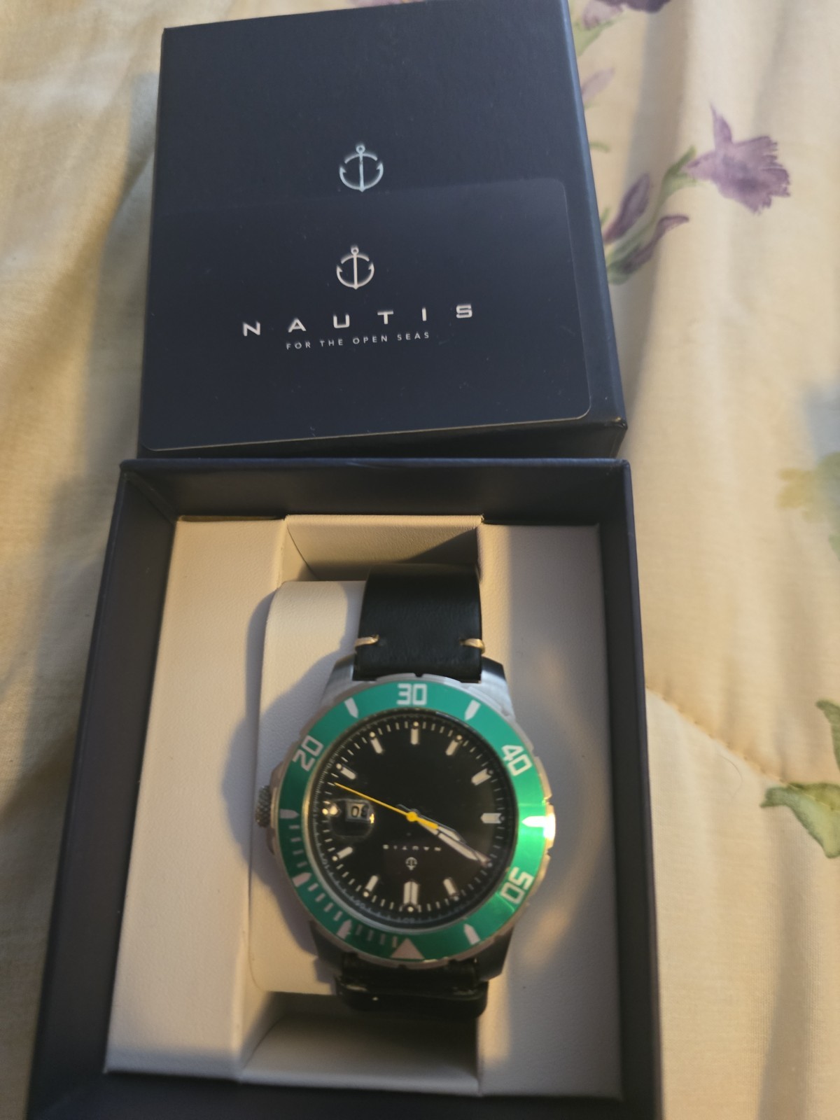 NAUTIS 45mm – Dive Pro 200 GL1909-G Black Dial/ Green Bezel