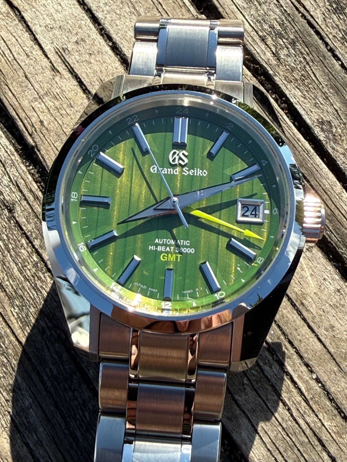 2025 Grand Seiko Heritage “Bamboo” Hi-Beat GMT SBGJ259 Green Dial Full Set