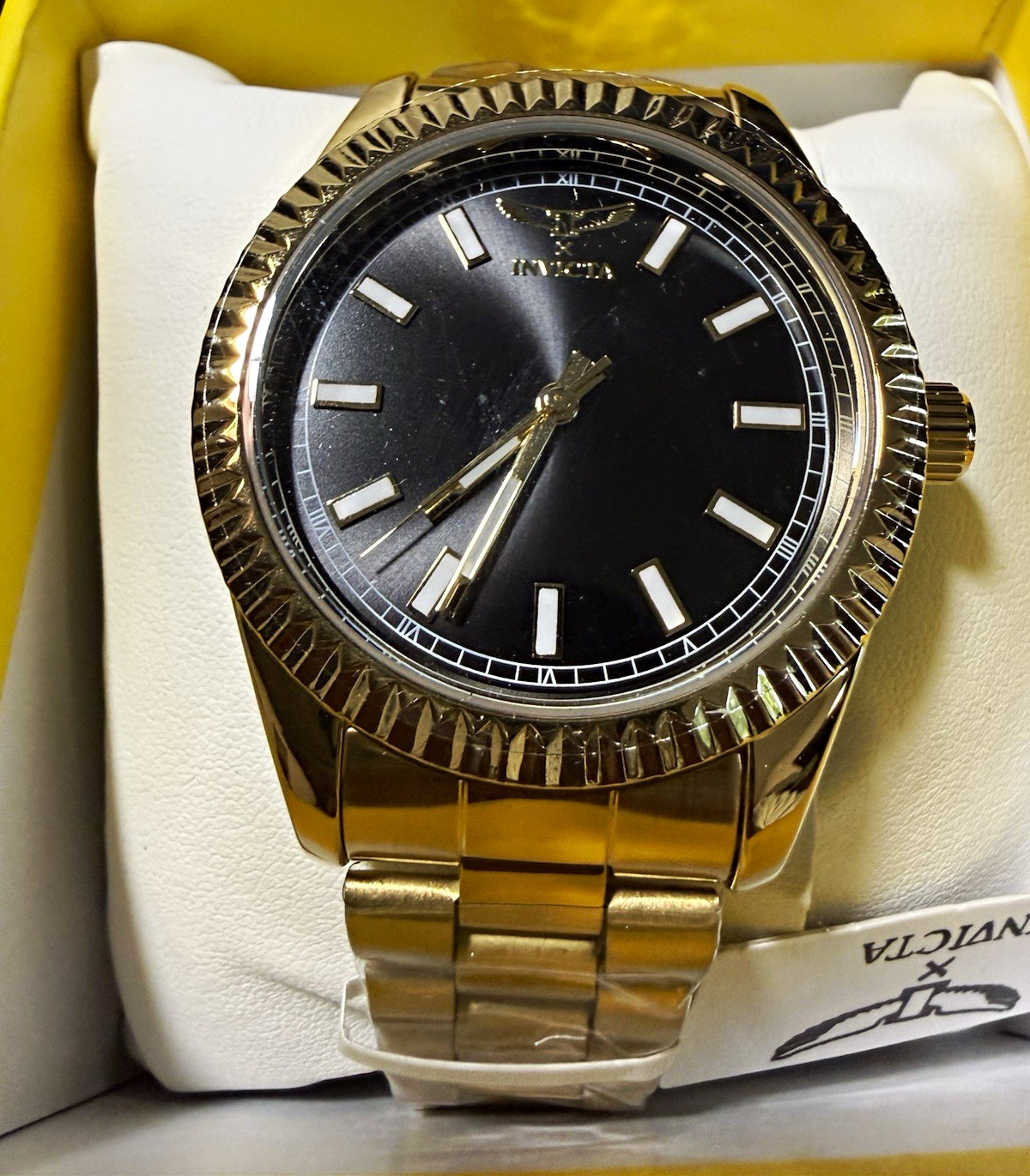 Invicta Quartz Analog Black Dial Fluted Gold Bezel 30m 40mm Gold Bracelet