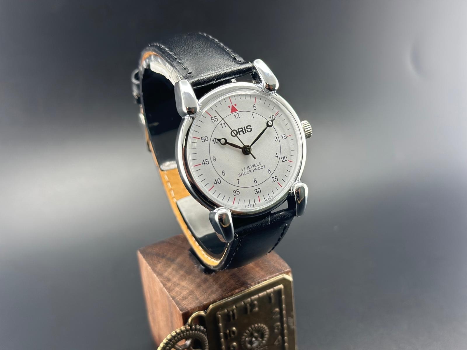 Vintage ORIS Swiss Hand-Wind Classic Mechanical Collectible Men’s Wrist Watch