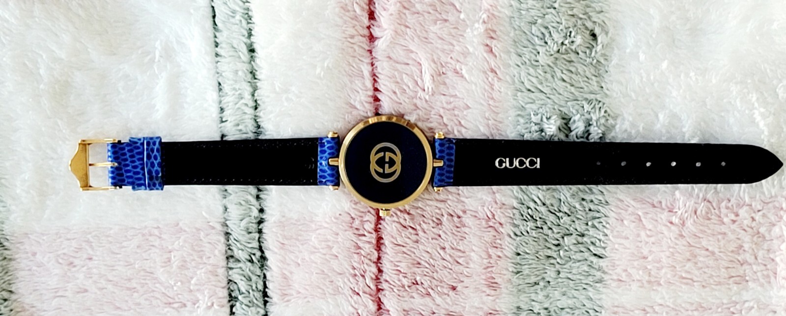 Gucci 2000M,Authentic,Unique,Beautiful,Scratch Free Crystal,One Of A Kind,30 MM.