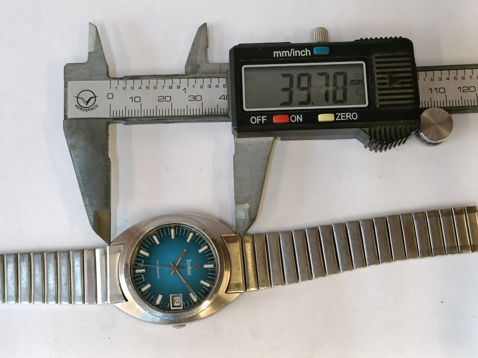 ZODIAC AUTOMATIC SKY BLUE DIAL SWISS MEN’S WORKING CONDITION