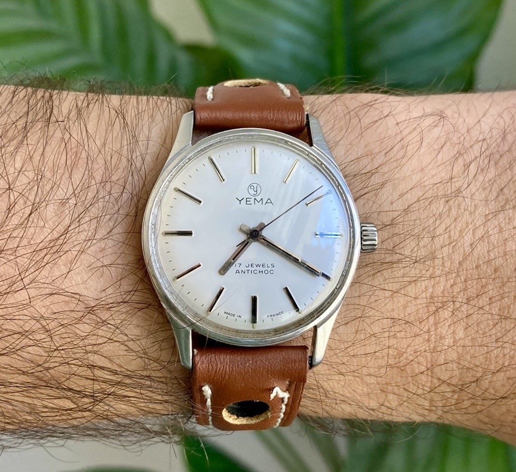 Rare Vintage Yema Mens Mechanical Wrist Watch RUNS WELL France 1960s Steel