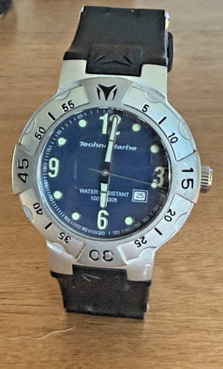 TechnoMarine Abyssal, Diver’s Watch, 100m (10ATM), Silicone Strap, 42mm