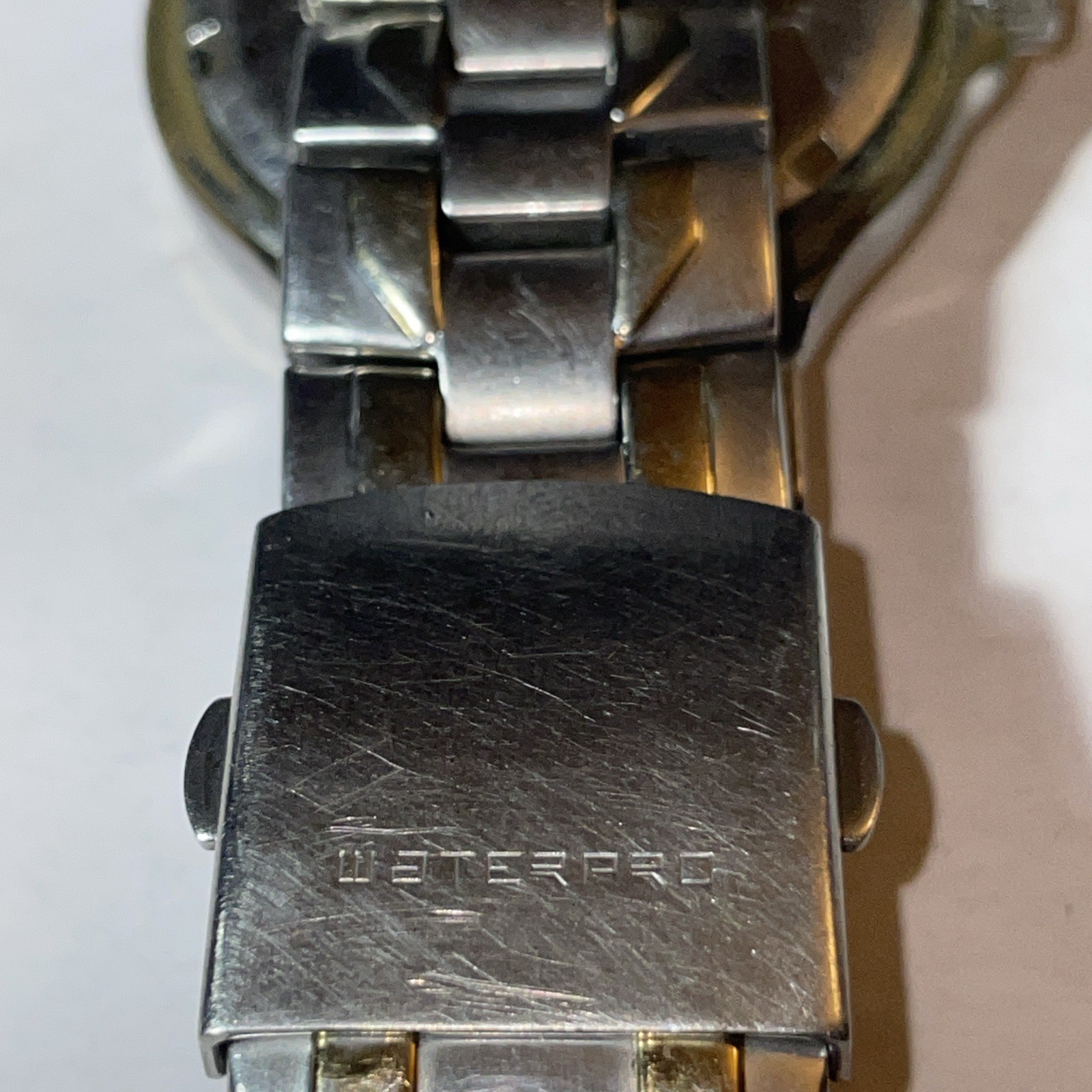 Guess Waterpro Two-Tone Bezel Unique Colored Dial Rotating Bezel READ W-72