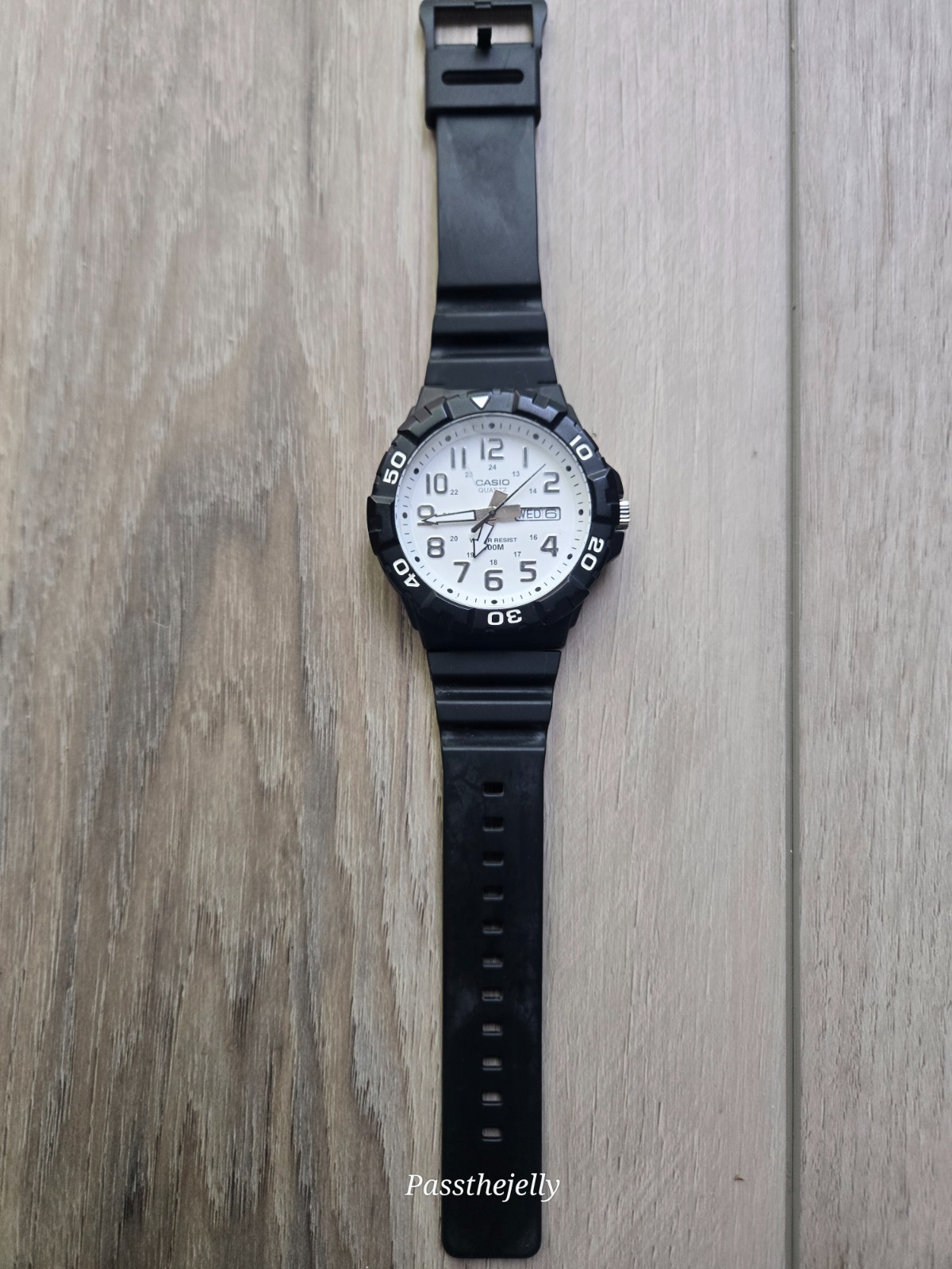 Casio Watch Mens Diver Style White Dial Day Date Black Resin Sport Quartz Y2K