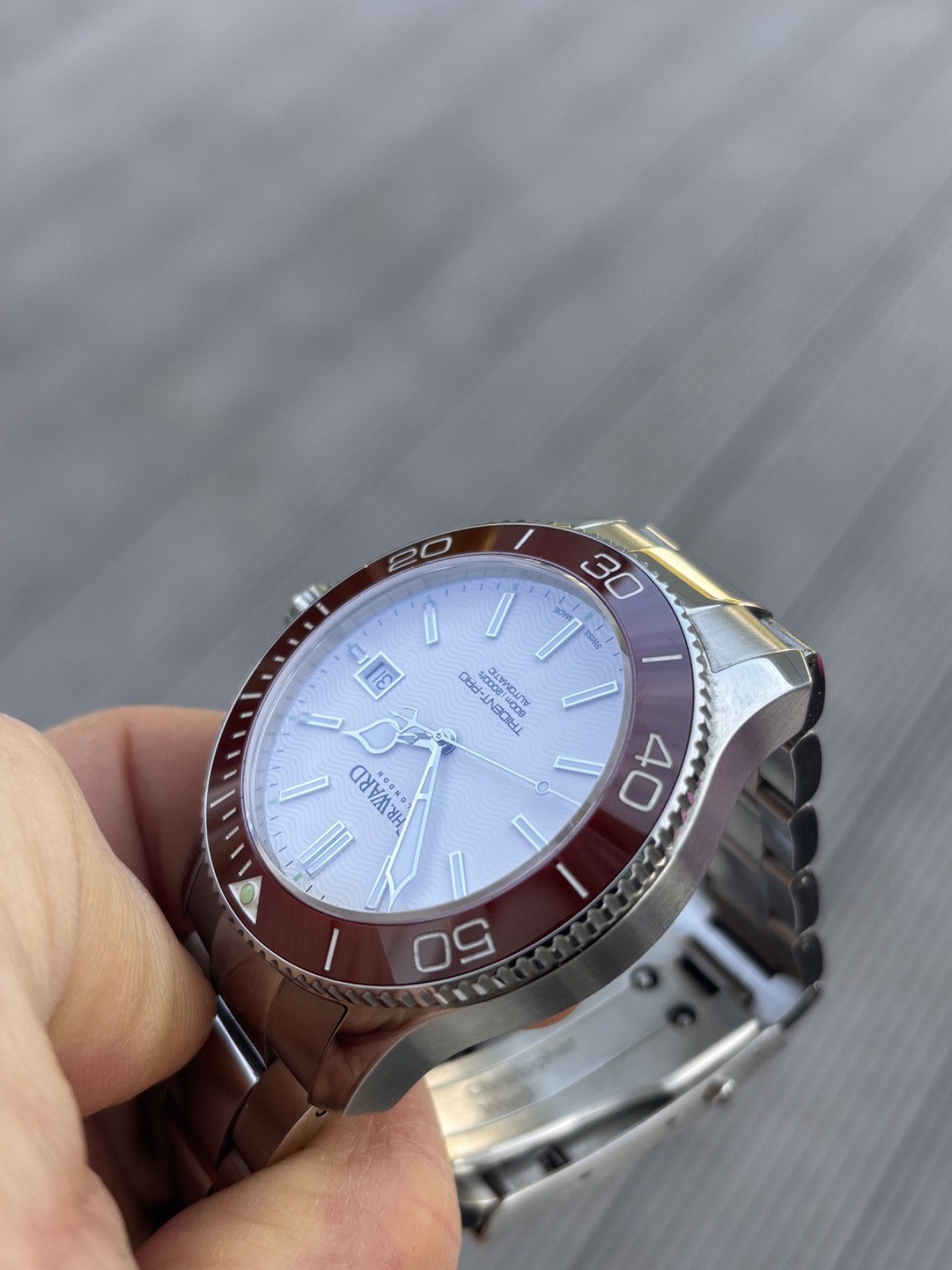 Christopher Ward C60 Trident Mk2 Pro 600 Red/White 43mm Auto (06/2015) WH1733A