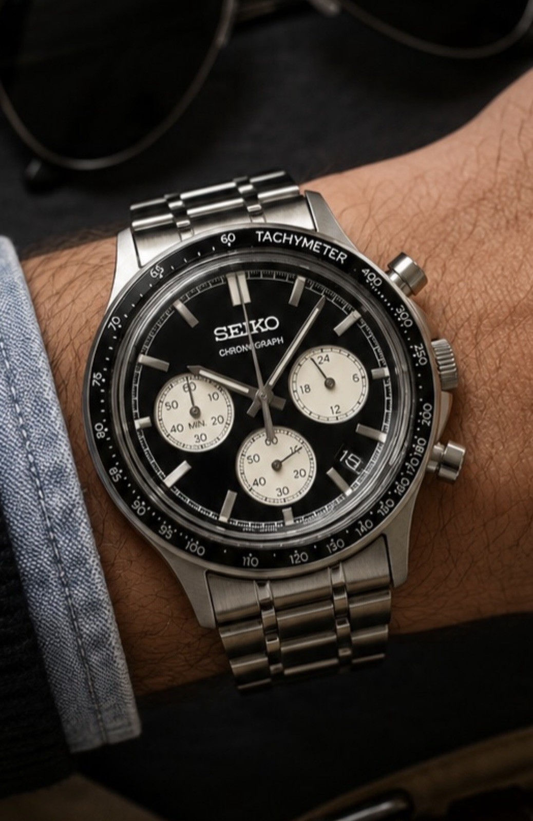 Seiko Mens Chronograph Watch with Black Dial and Silver Bracelet SSB479P1