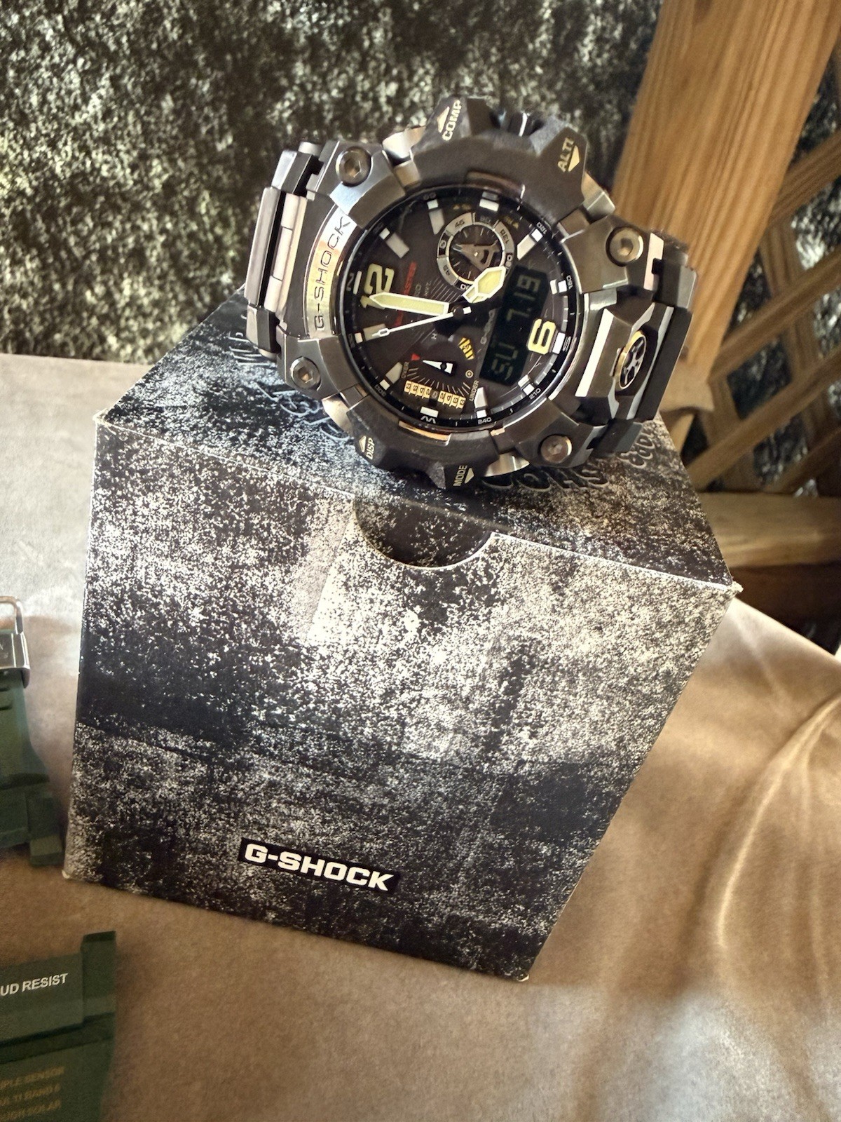 Casio G-SHOCK Mudmaster Analog/Digital Altimeter Compass GWG-B1000-1ACR
