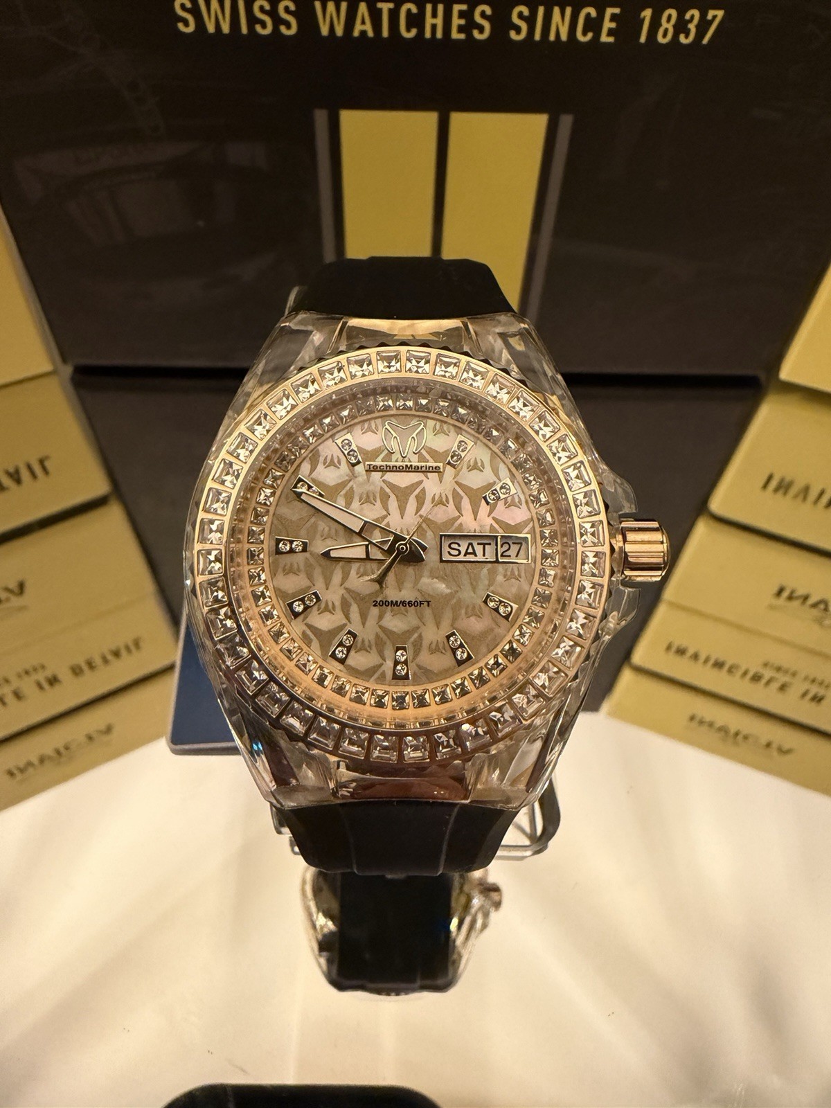 🔥🔥TechnoMarine Cruise Monogram Unisex Morher of Pearl Dial Crystals 40mm🔥🔥