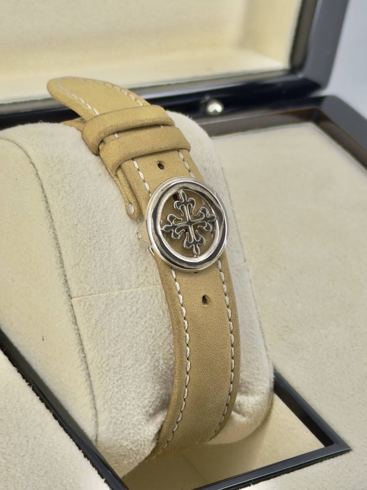 Patek Philippe Complications – Annual Calendar – Travel Time Textured Dial on