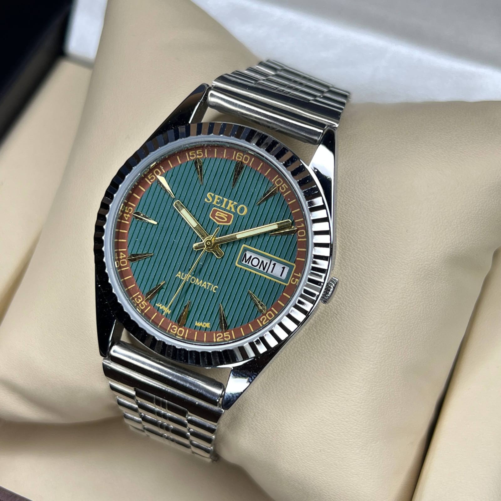 Vintage Refurbished Green Dial Automatic Day/Date Japan Men’s Wrist Watch