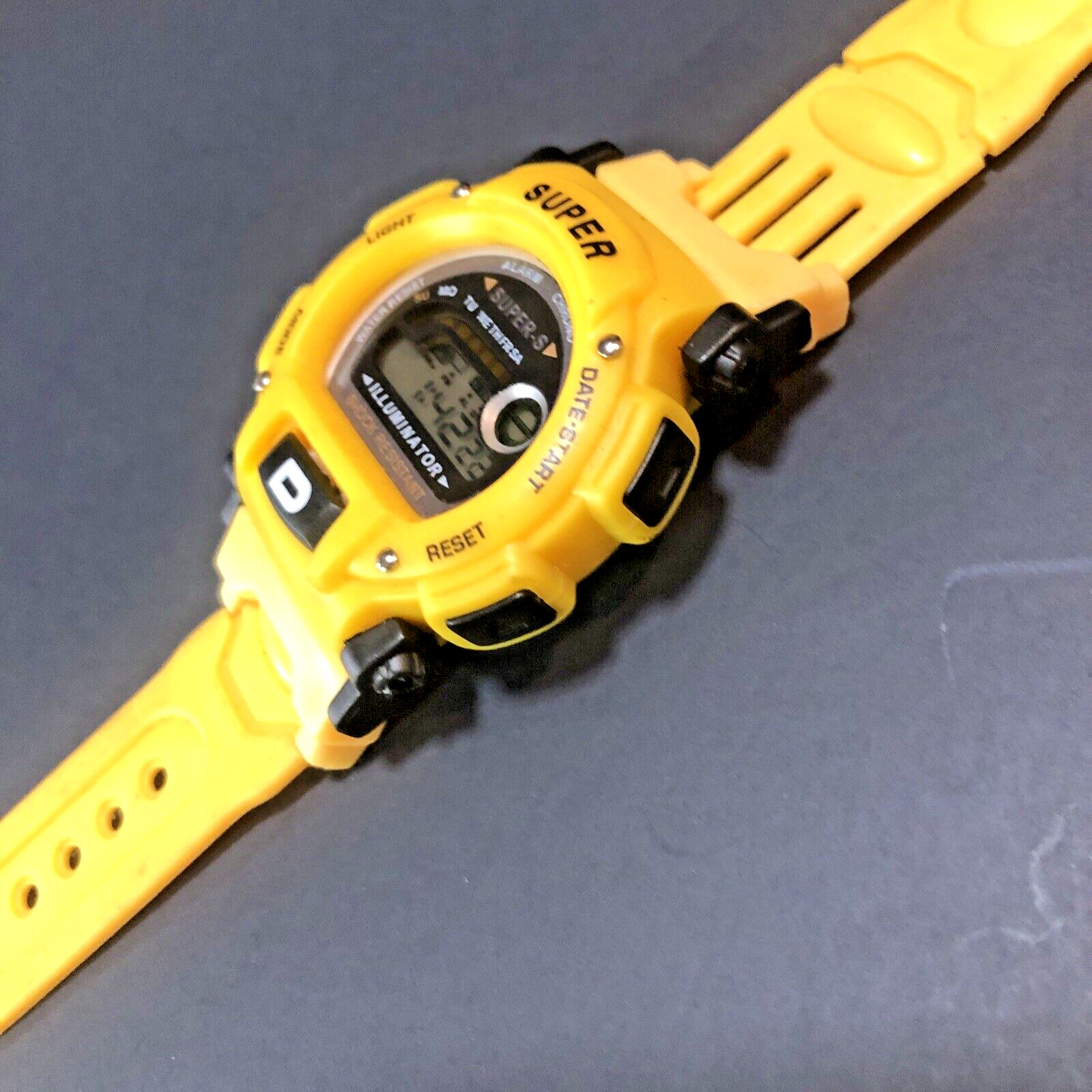 Super D illuminator Shock Resistant Wristwatch with Light Alarm