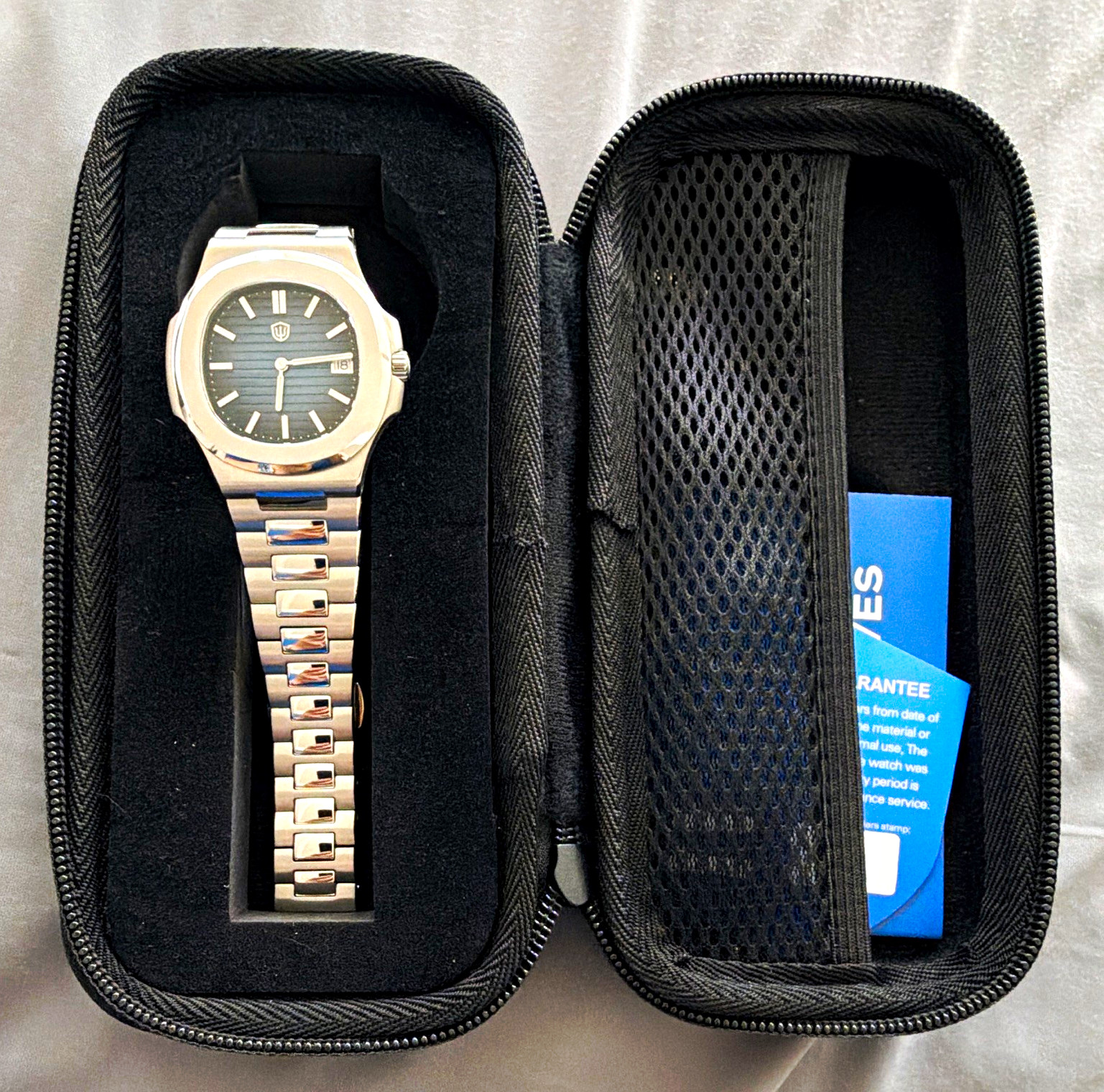 Watchdives WD0013 Quartz watch. Sunray navy dial w/ sapphire crystal