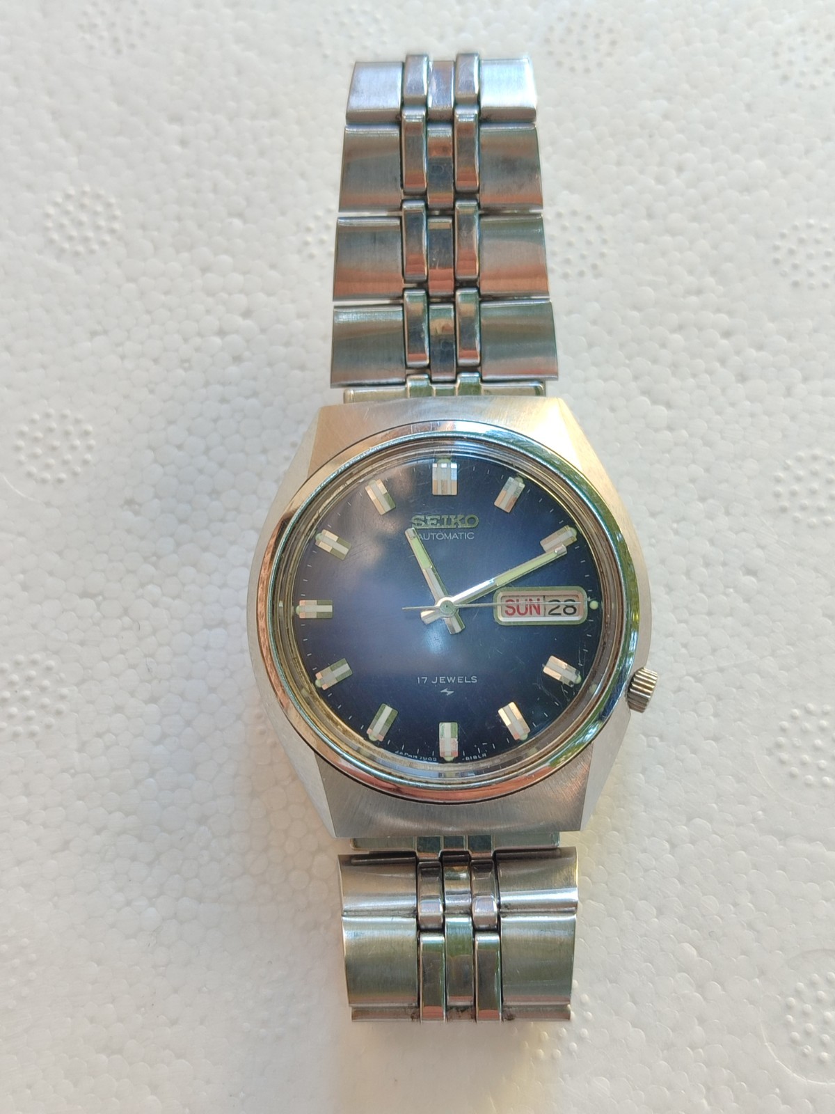 SEIKO AUTOMATIC 7009- 8310- P Excellent Condition 17 Jewels Vintage ’80mm .37
