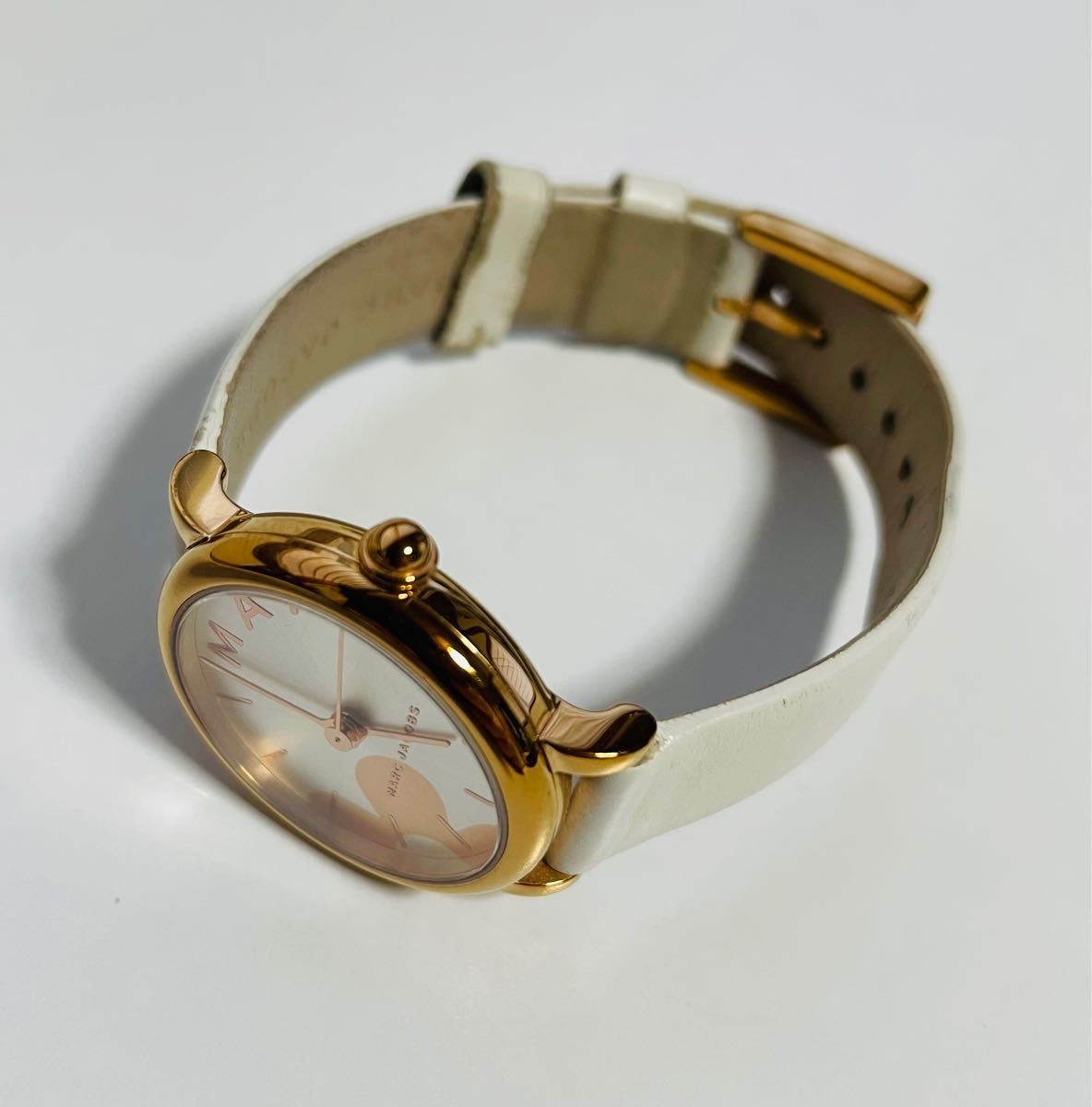New Battery Excellent Condition Marc Jacobs Classic Cute Flower Design