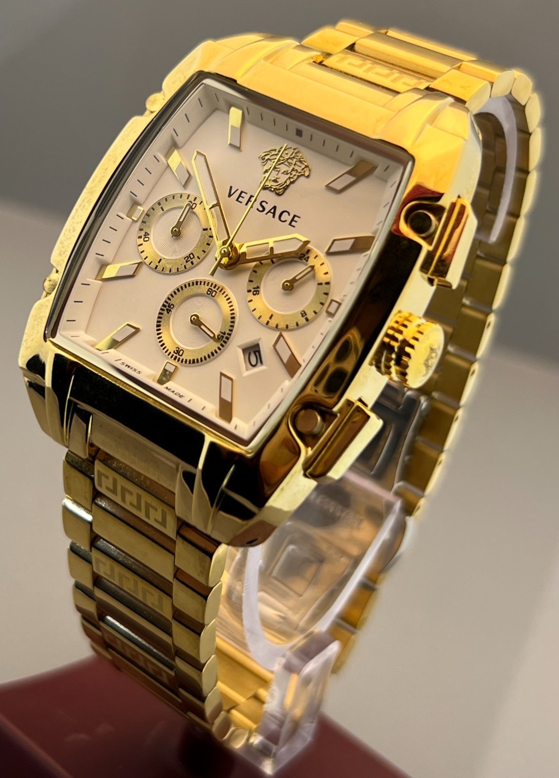 Vintage Men’s Versace Dominus Chrono Quartz White Dial Gold-Plated Wristwatch