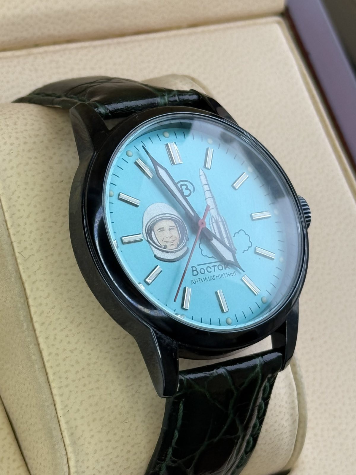 Vostok Yuri Gagarin Watch Mechanical Men’s Star Soviet Antimagnetic 90’s Vintage