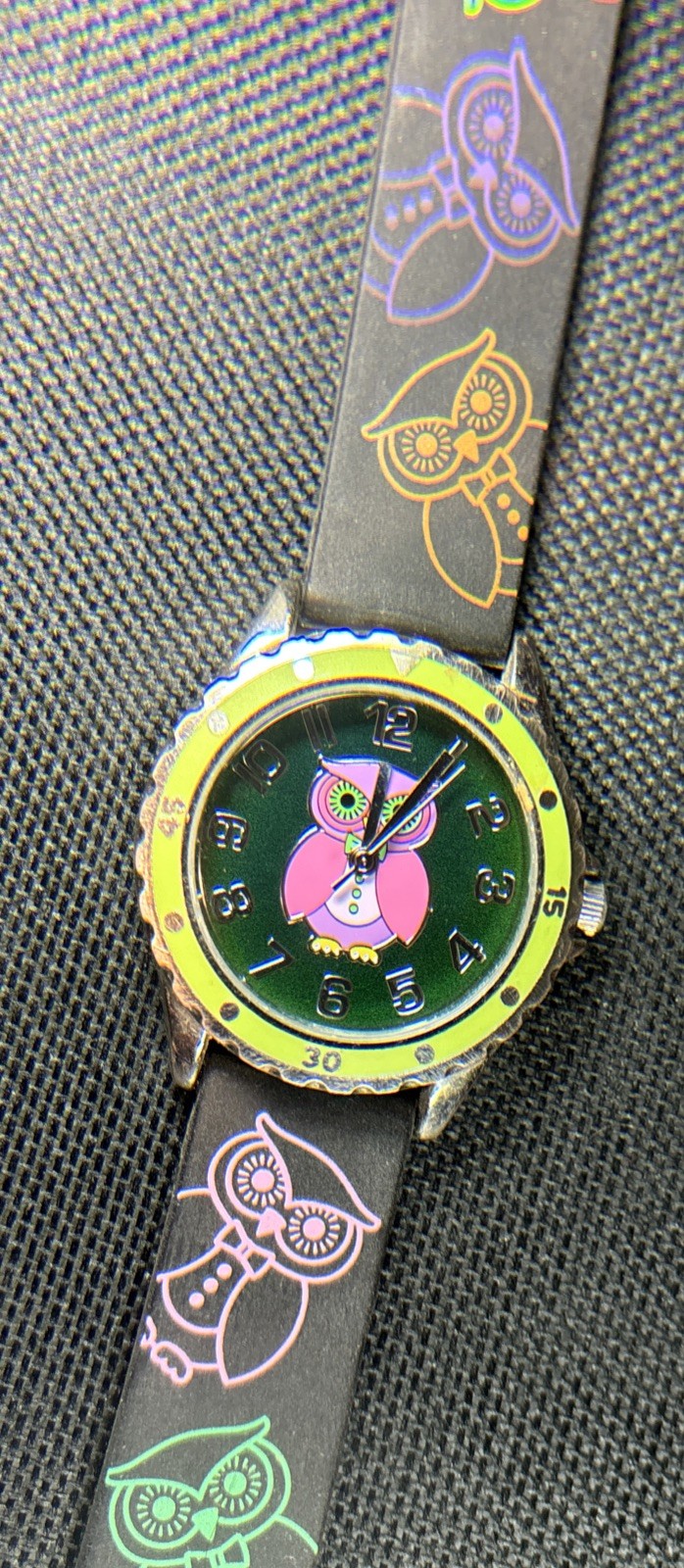 Owl Accutime Analog Wristwatch Buckle Band 33mm 8.5 In Long, Working New Battery