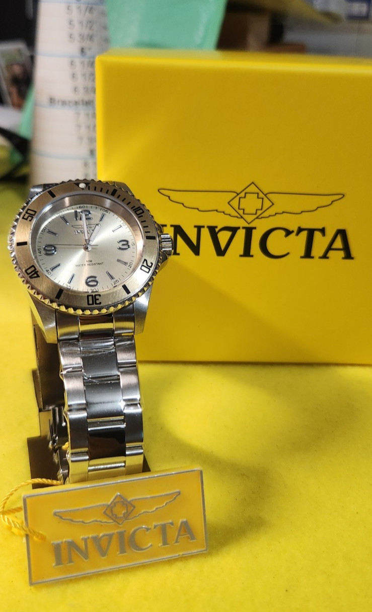 Invicta 49347 Specialty Men’s 40mm Stainless Steel New in Box with plastics
