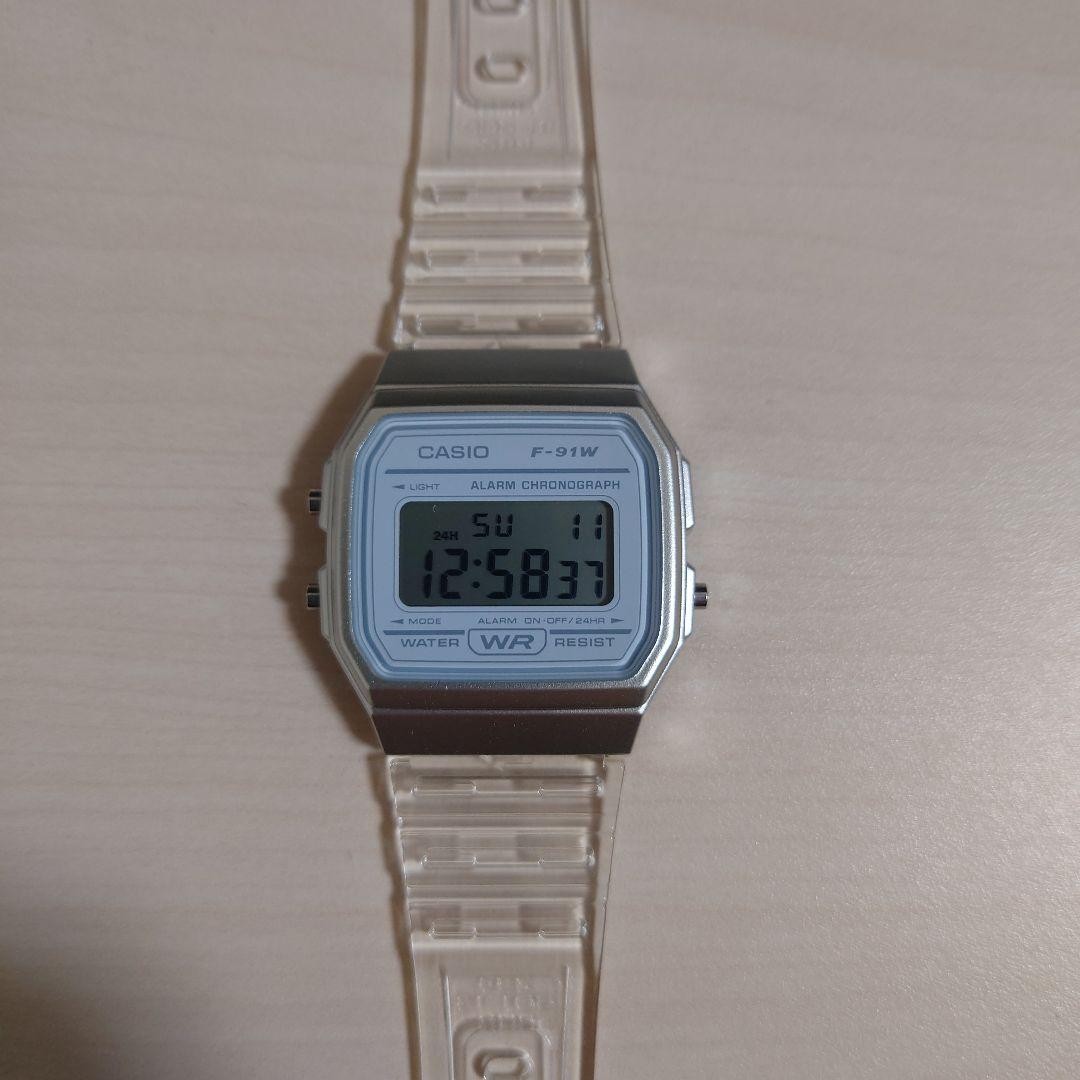 Casio F-91W Clear Silver (Cheap Casio)