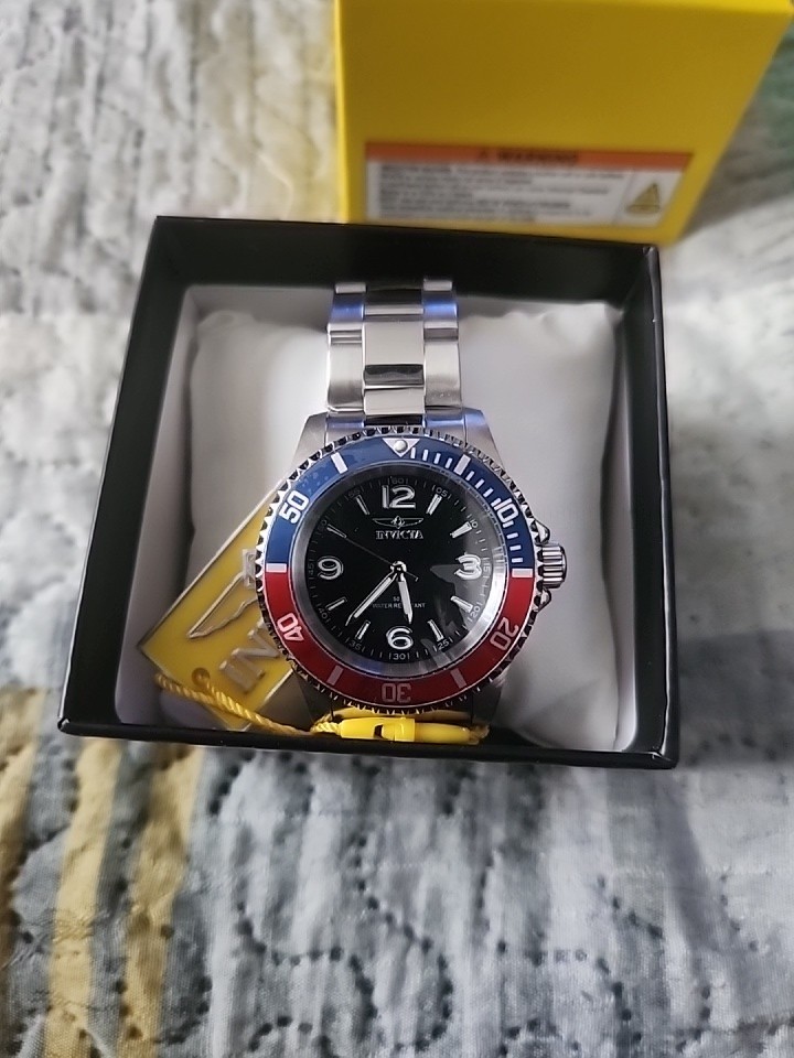 Invicta – Specialty Men’s Watch – Blue/Red – 40mm – 69481