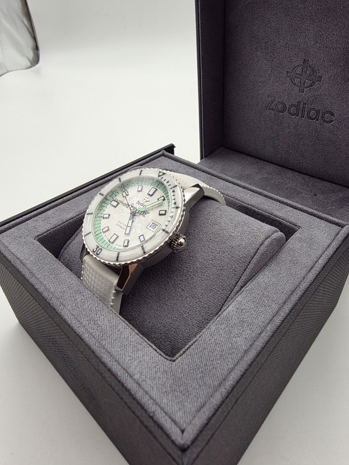 Zodiac Super Sea Wolf Automatic Diver 200m White/Green Dial White Strap Date