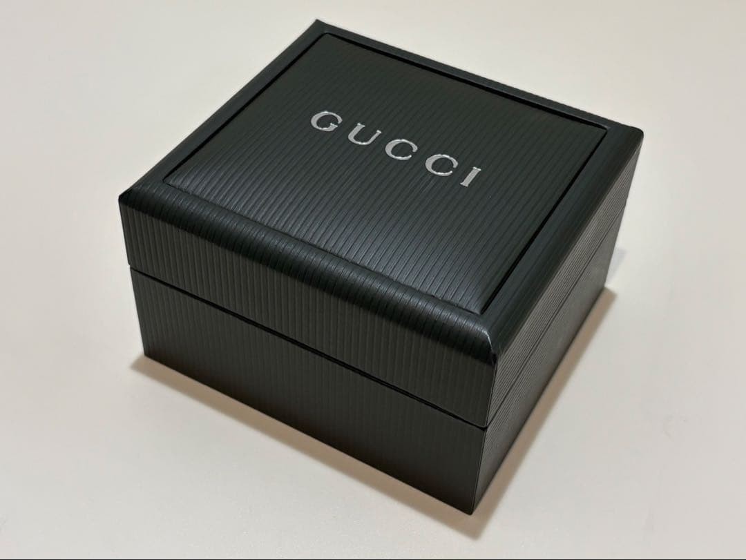 GUCCI 1400L Bangle Watch, Quartz, Working Condition