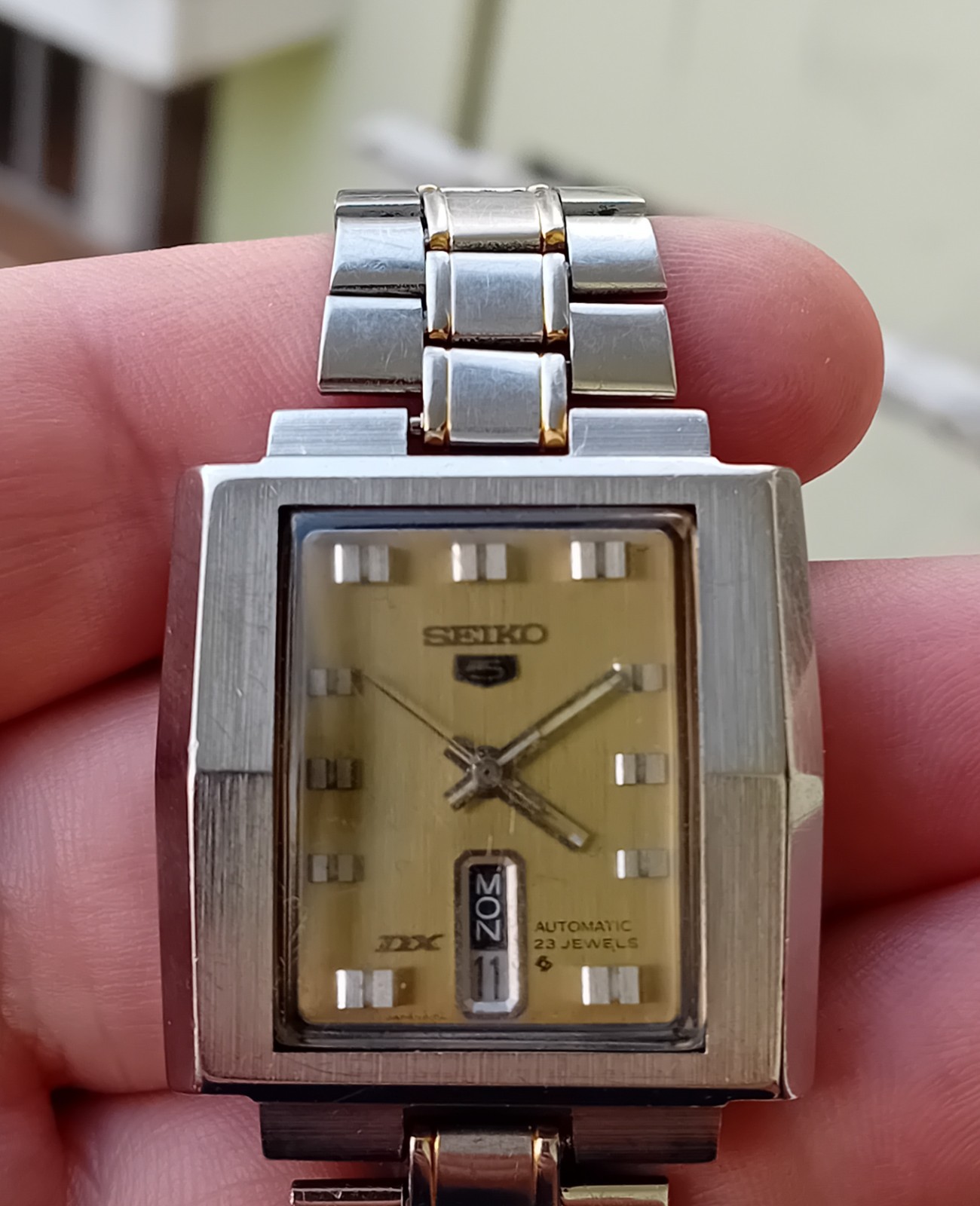 Seiko 5 DX 6106-5470 Automatic TV Shape Vintage Men’s 35MM