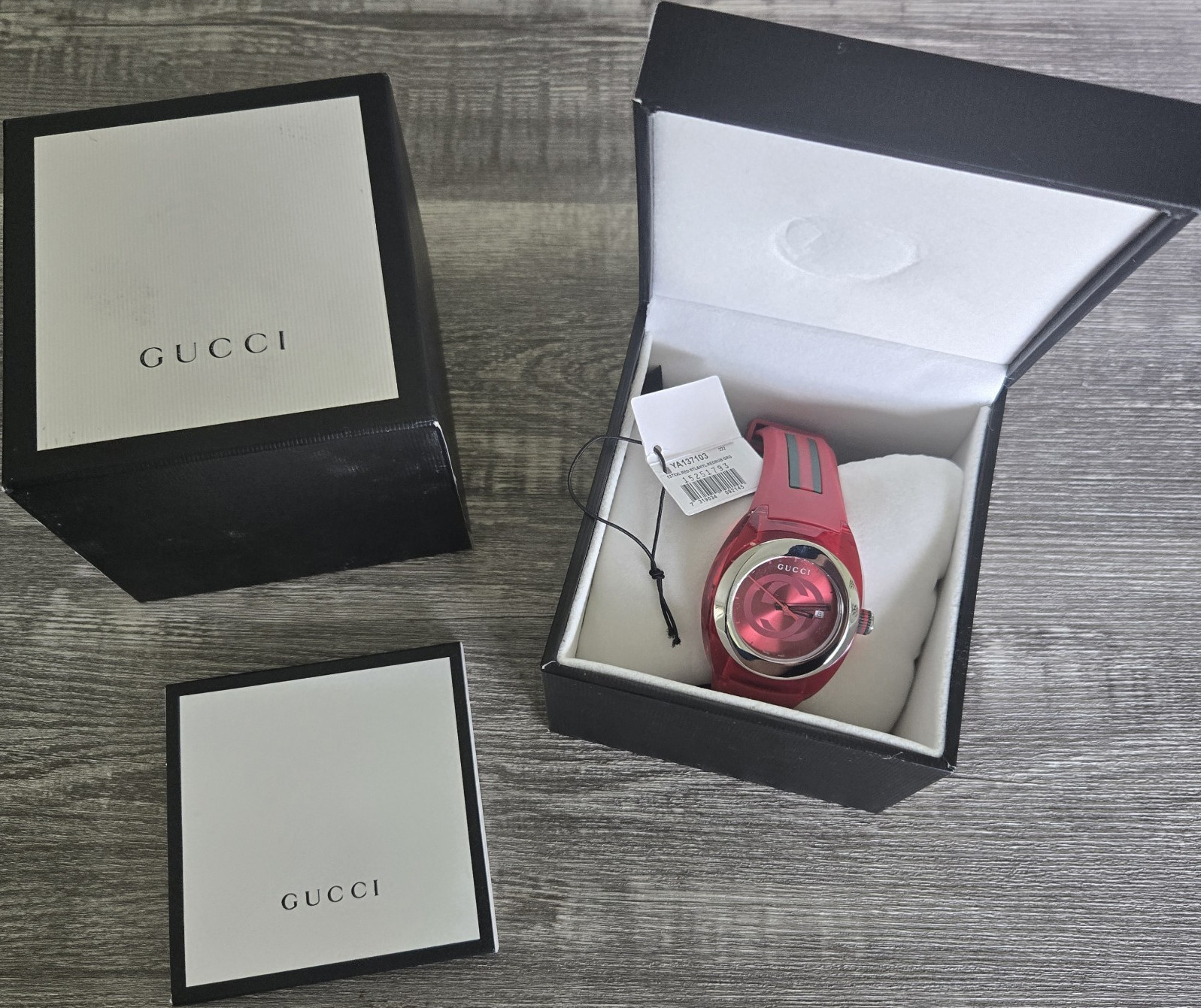 Authentic Gucci Red Dial Quartz Watch 46mm Rubber Strap – Box & Manual