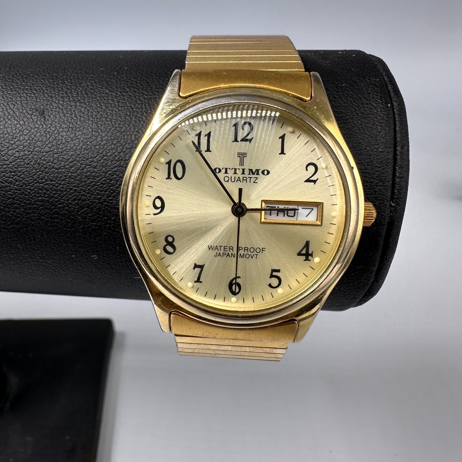 Ottimo Watch Men Gold Tone Date Window Stretch Expansion Band New Battery 7.25″