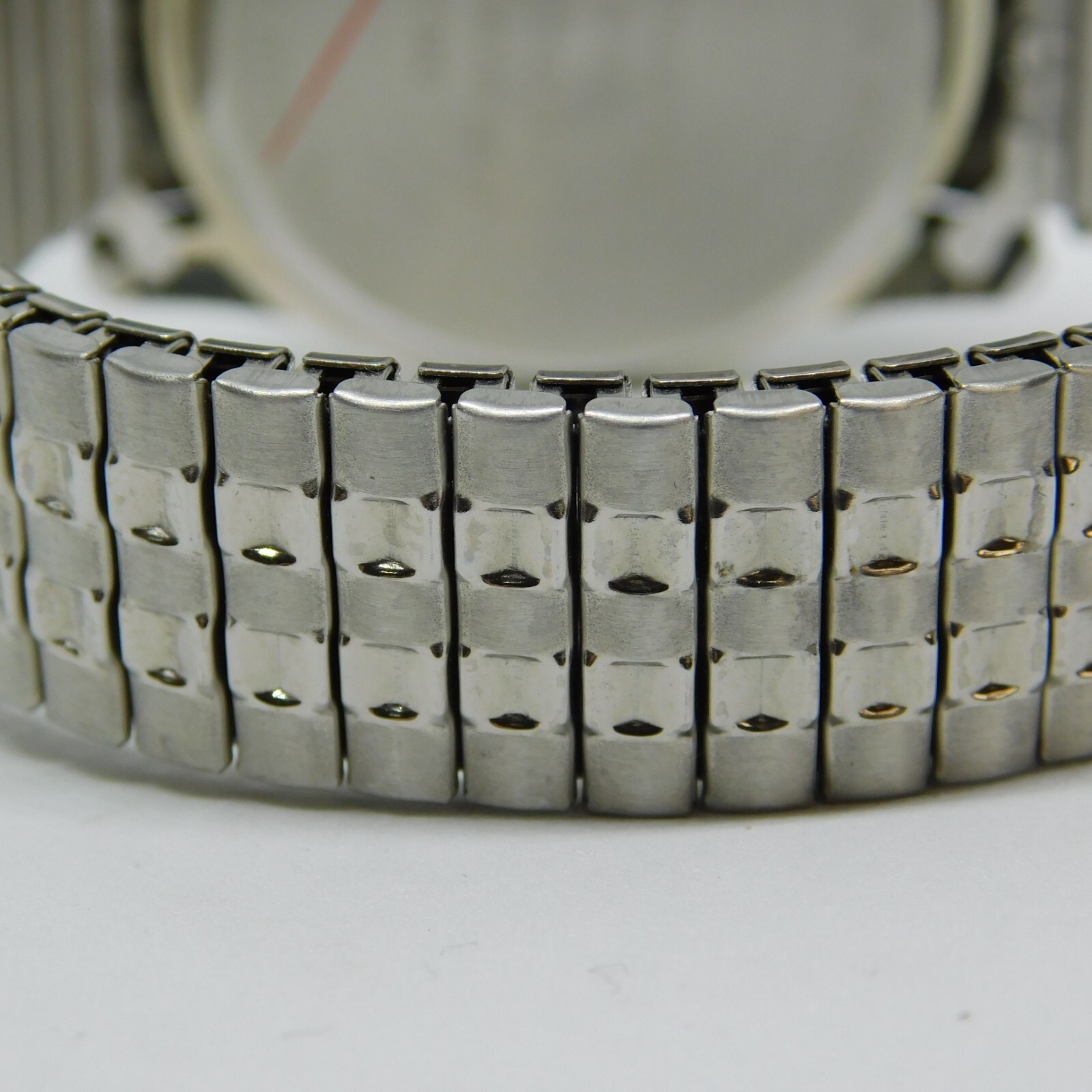FMD FMDOGE024 Silver Tone Quartz Analog Men’s Watch Sz. 7 1/4″ New Battery