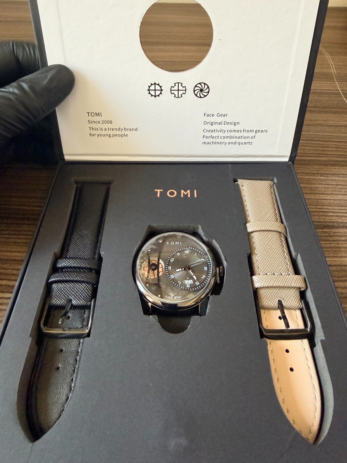 New TOMI Facegear Quartz Watch With 2 Watch Bands Black and Natural