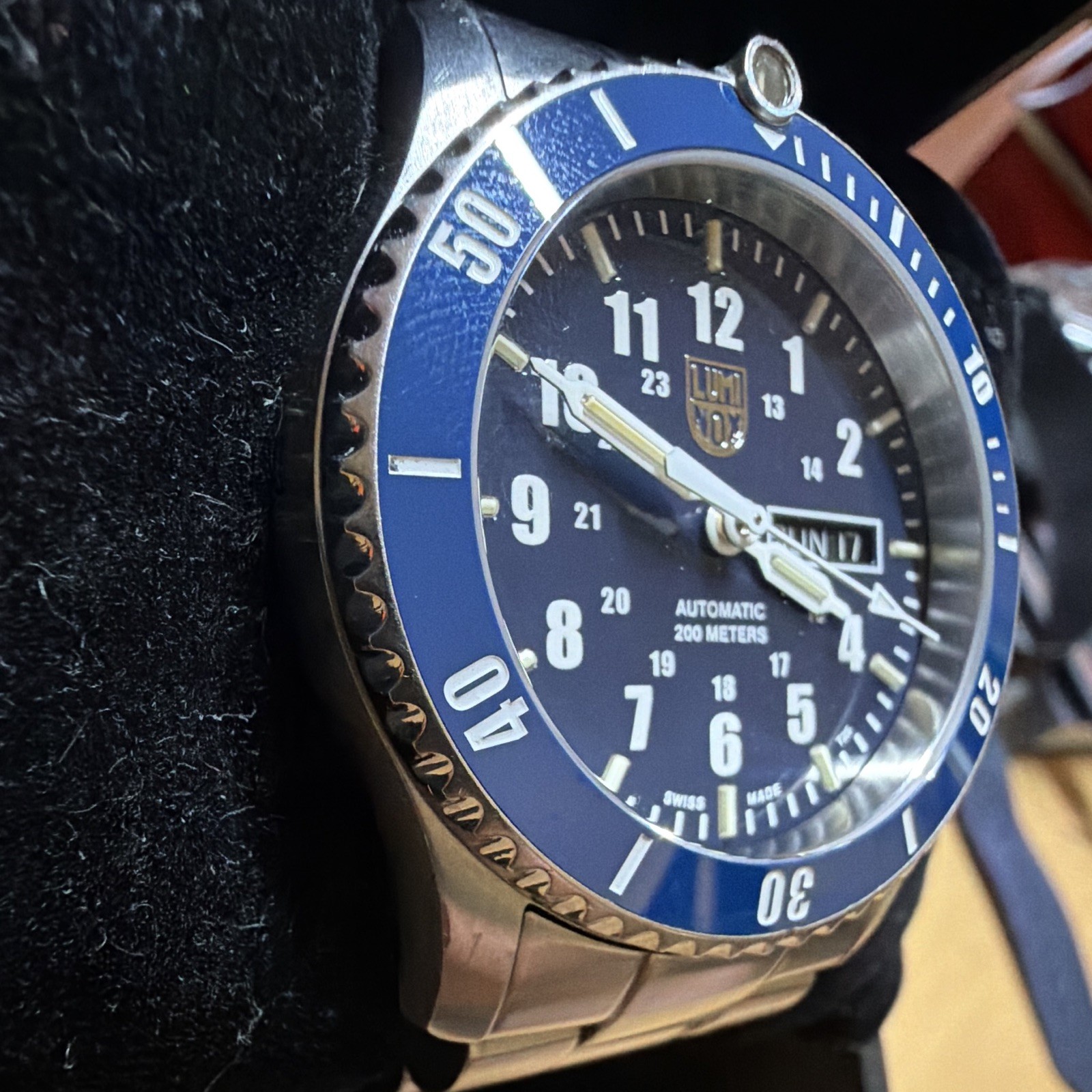 Luminox 0200 Series Automatic Men’s Diver Wristwatch 200m 39mm Blue Day/Date