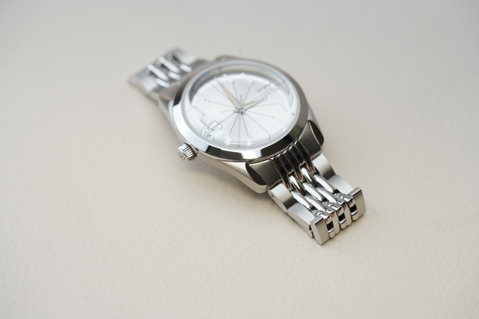 Nivada Grenchen Antarctic Spider Silver Dial 32023A04 Men’s Steel Watch