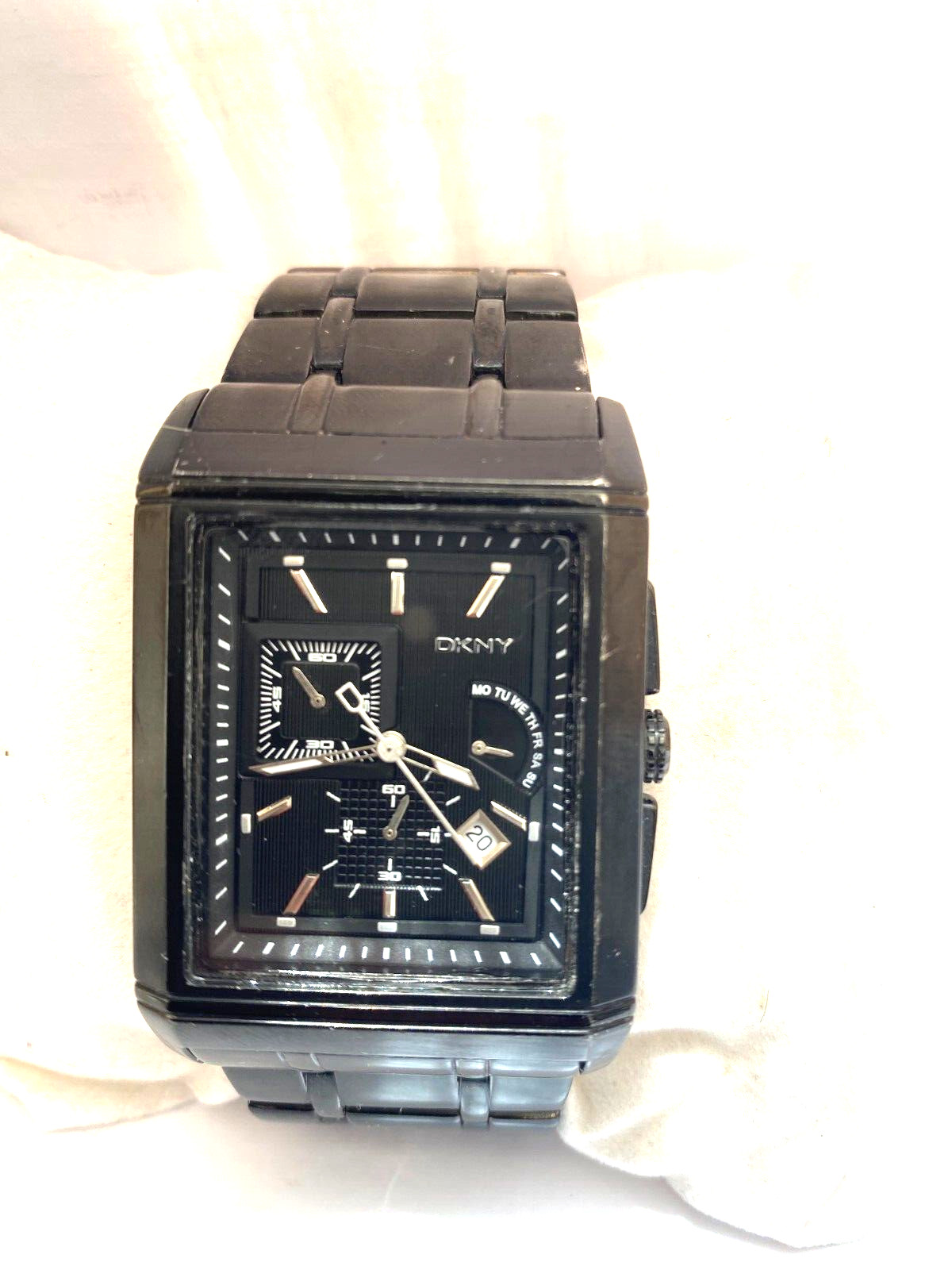 DKNY Mens Quartz Day&Date 50 MT WR Bracelet Watch NY1376