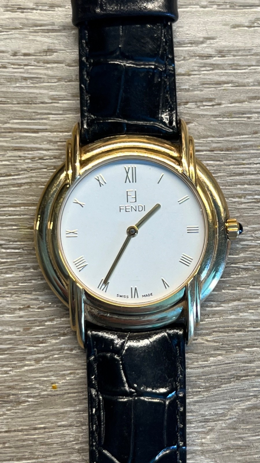Fendi 300G- Swiss made-Quartz movement