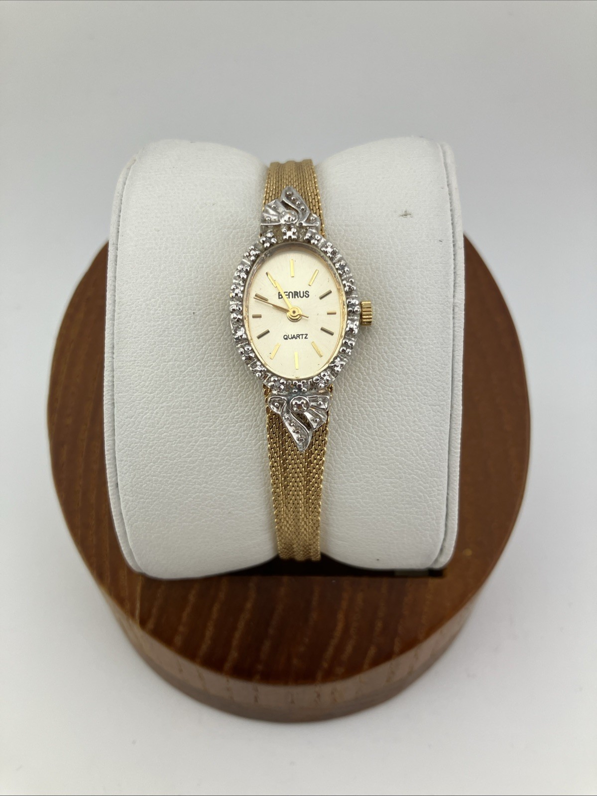 Vtg Benrus Ladies 16mm Dainty Watch Gold Tone Diamond Bezel Adjustable – RUNS