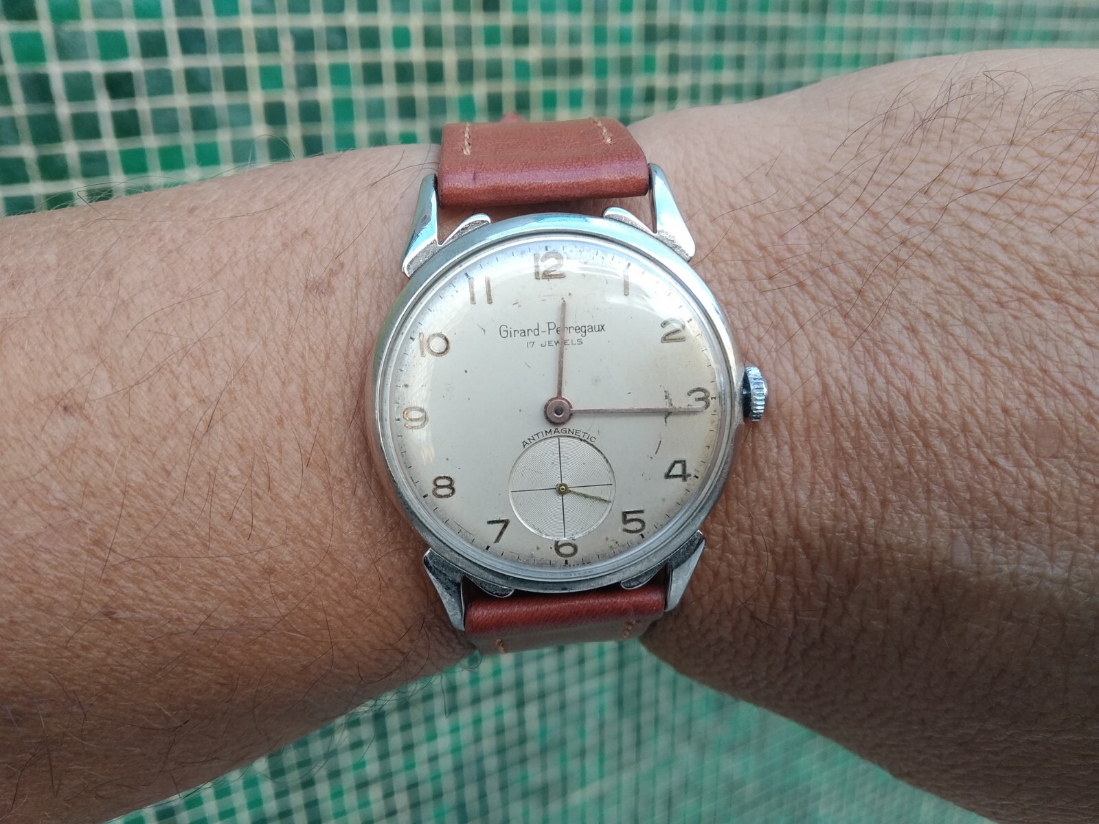 GIRARD PERREGAUX MILITAR ORIGINAL CASE RARE SPIDER LUGS high grade MOVEMENT