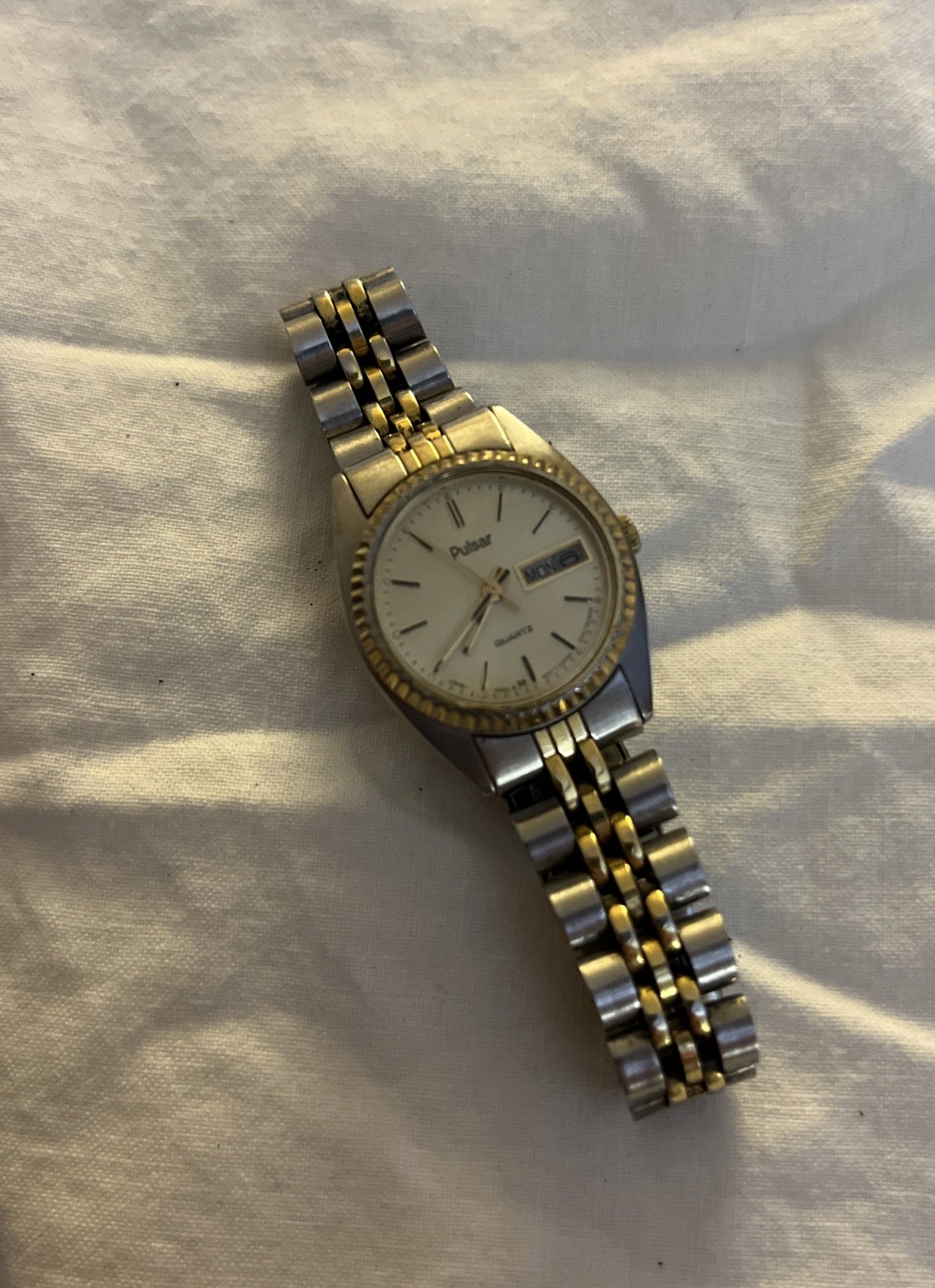 PULSAR v248 0020 TWO TONE Bezel Stainless Steel Quartz Watch VINTAGE Works!