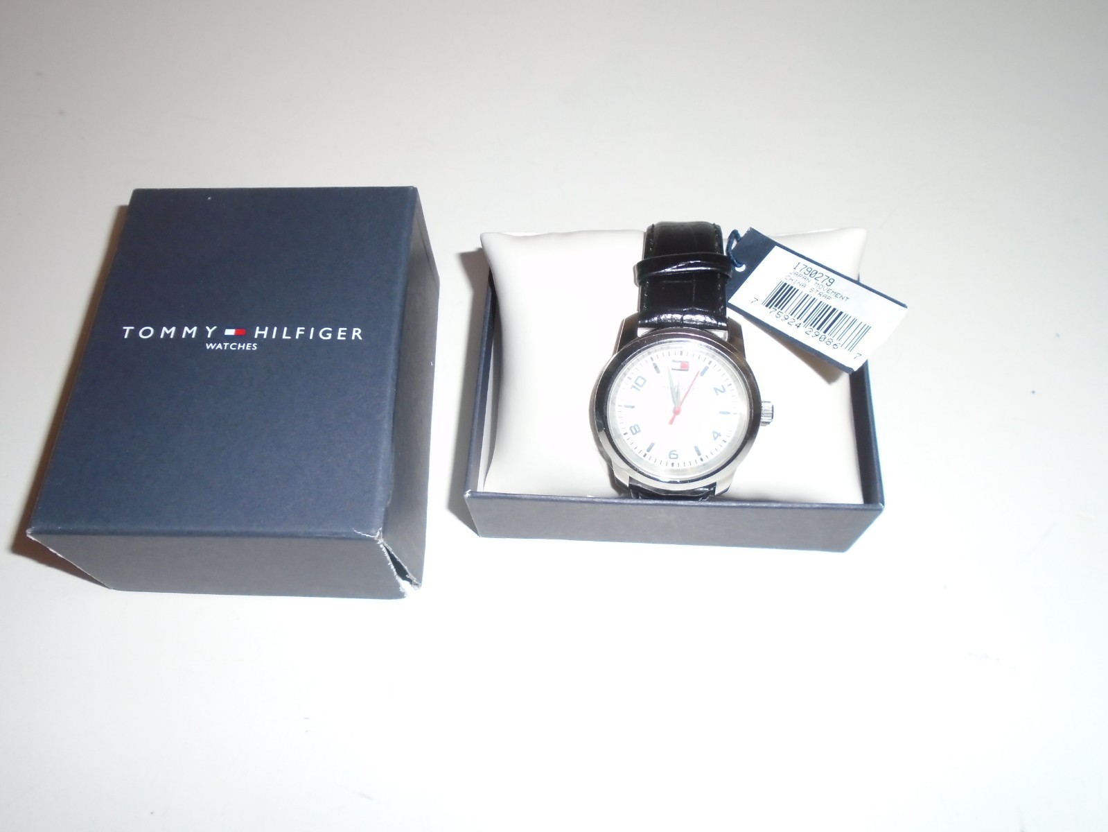 Tommy Hilfiger Five Star Silver Tone Men’s Watch 38MM F90216 New In Box