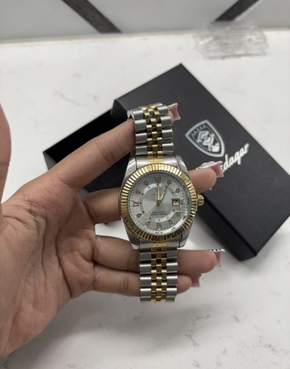 poedagar Two-Tone Stainless Steel Quartz Watch Date Fluted Bezel Box
