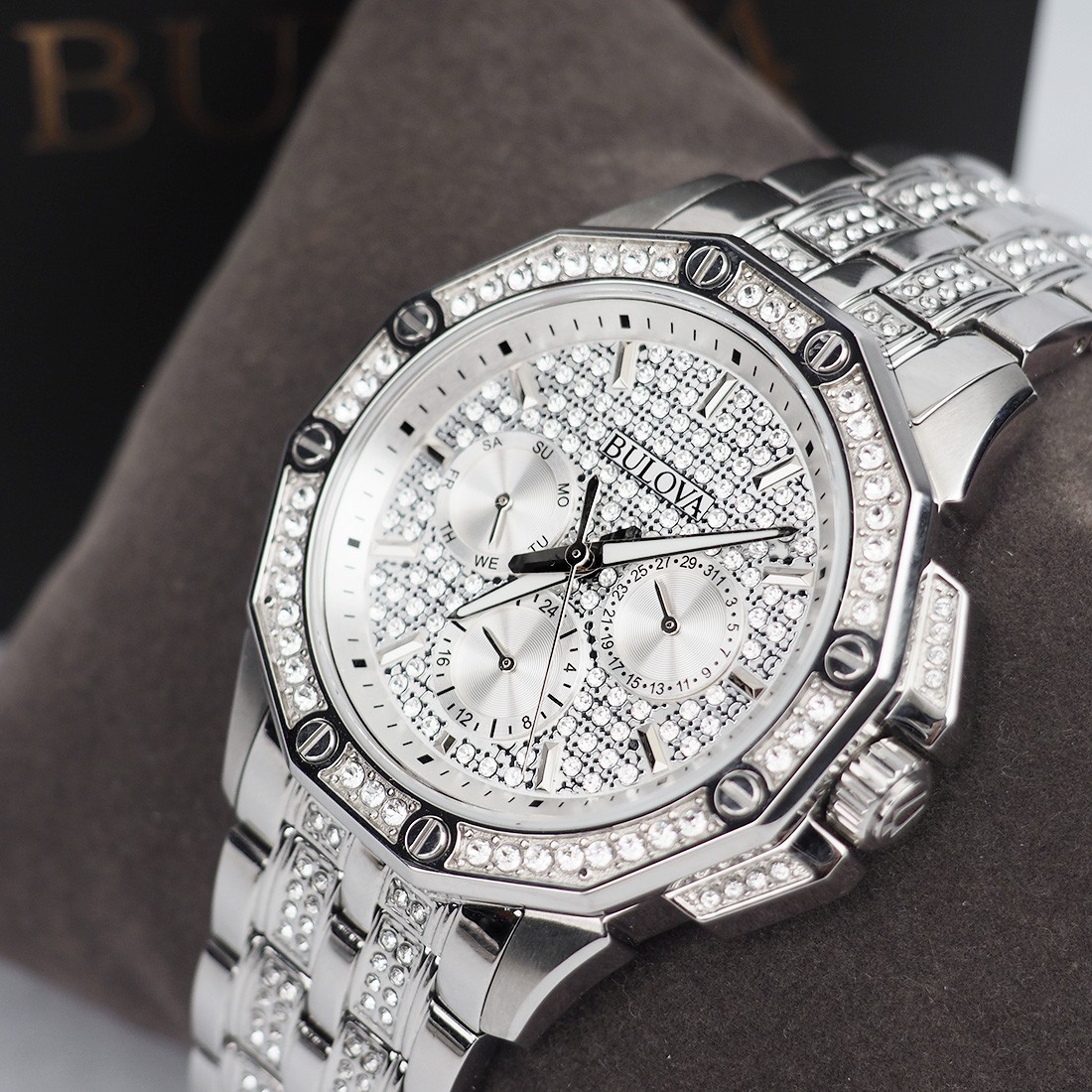 Bulova Octava Crystal 96C134 Silver-Tone Steel Strap Men’s Quartz Watch 41.5 mm