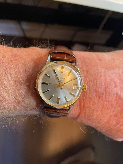 Vintage 1960s Elgin 328 Ref 4974 Date Men’s Watch 17J Manual Wind Swiss